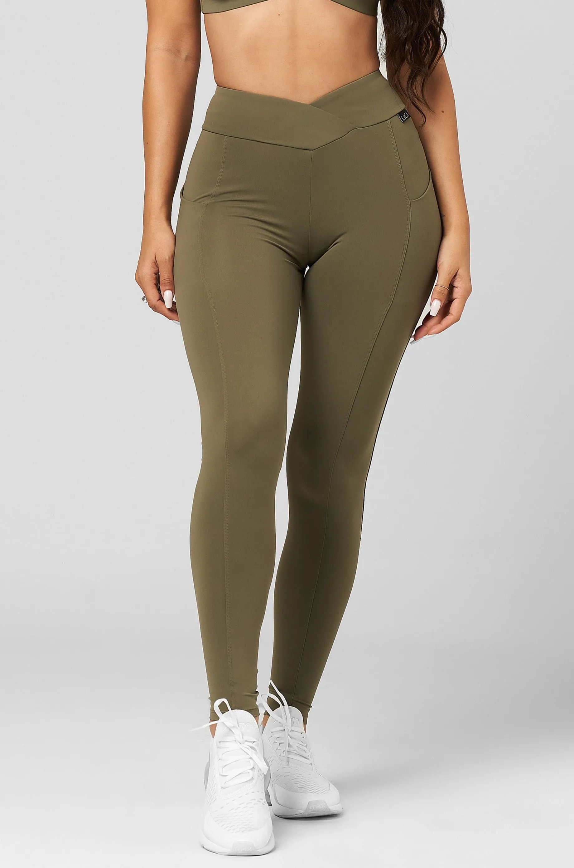 Sage V-Cut Scrunch Legging All Day