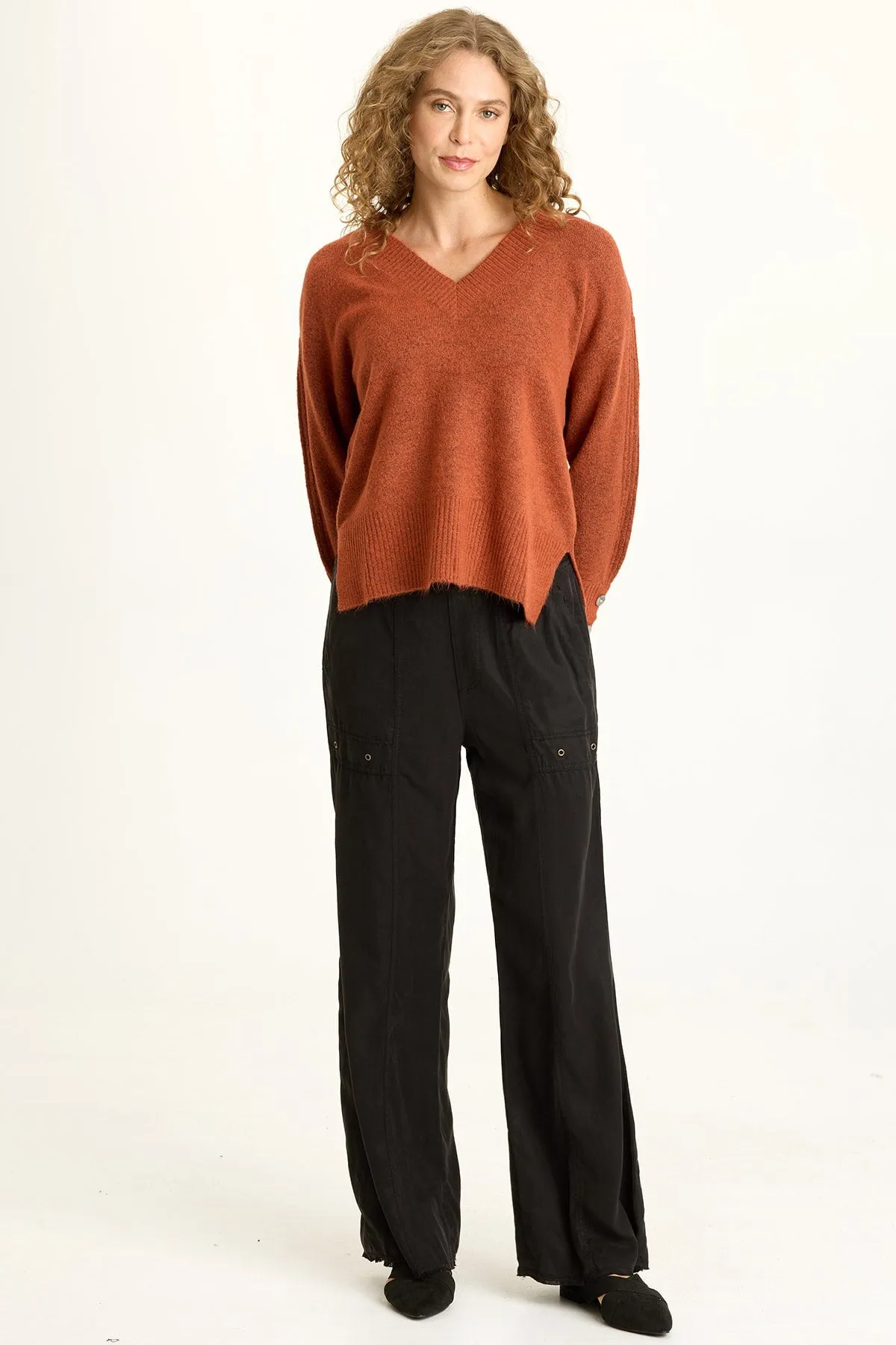 Reinforced Edges casual fun Bronte Relaxed Fit V-Neck Knit Sweater
