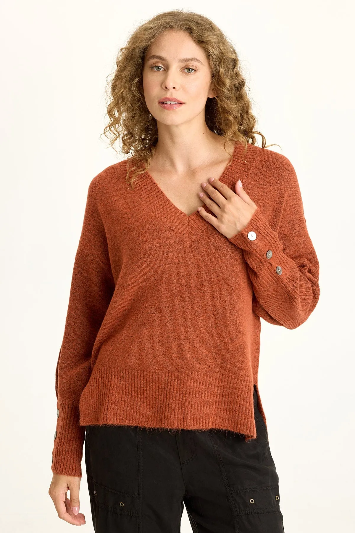 Bronte Relaxed Fit V-Neck Knit Sweater Flow Core MoistureControlClothing