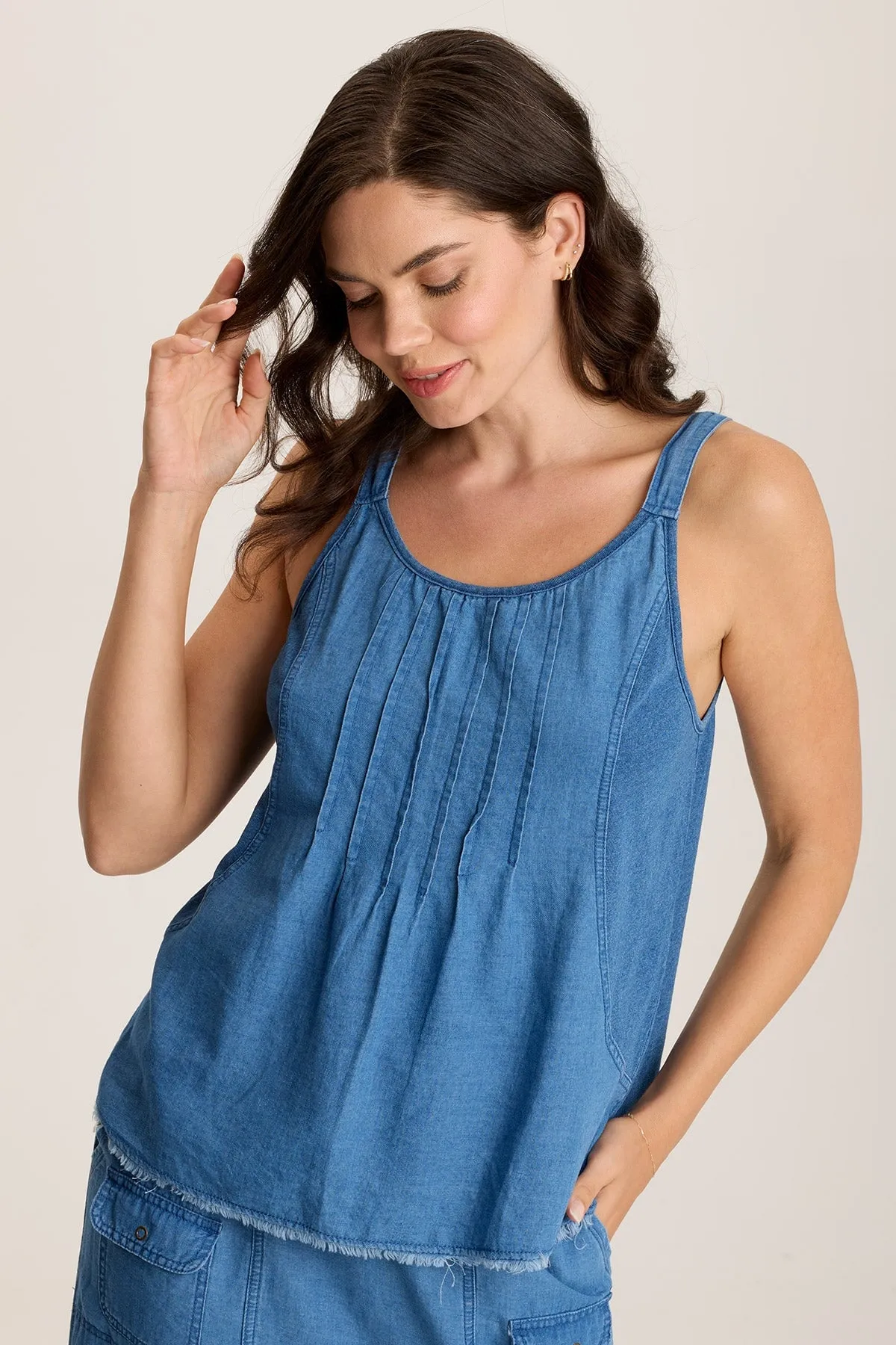 Glitter Glow Road Look Norelle Flowy Pintuck Mock-Denim Twill Tank