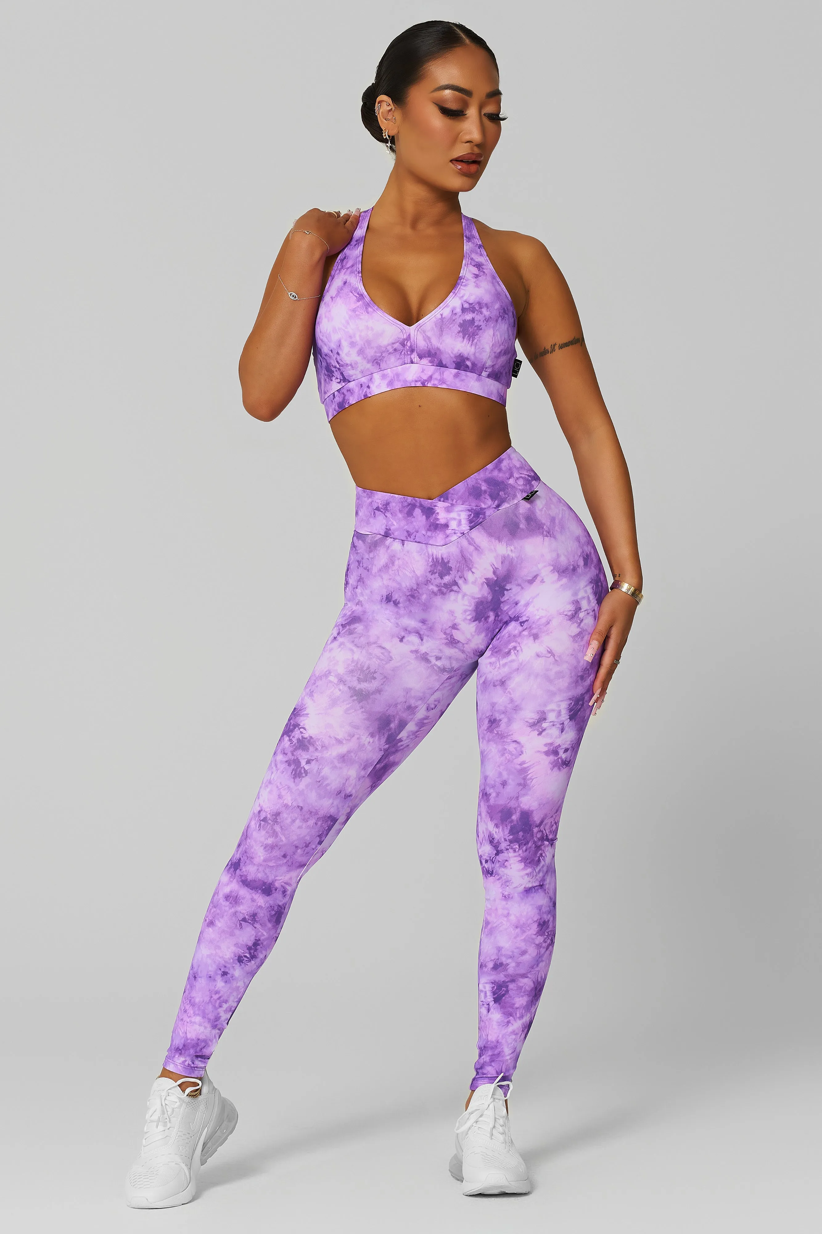 Groove V-Cut Scrunch Legging Matte Fit Elegant Glow