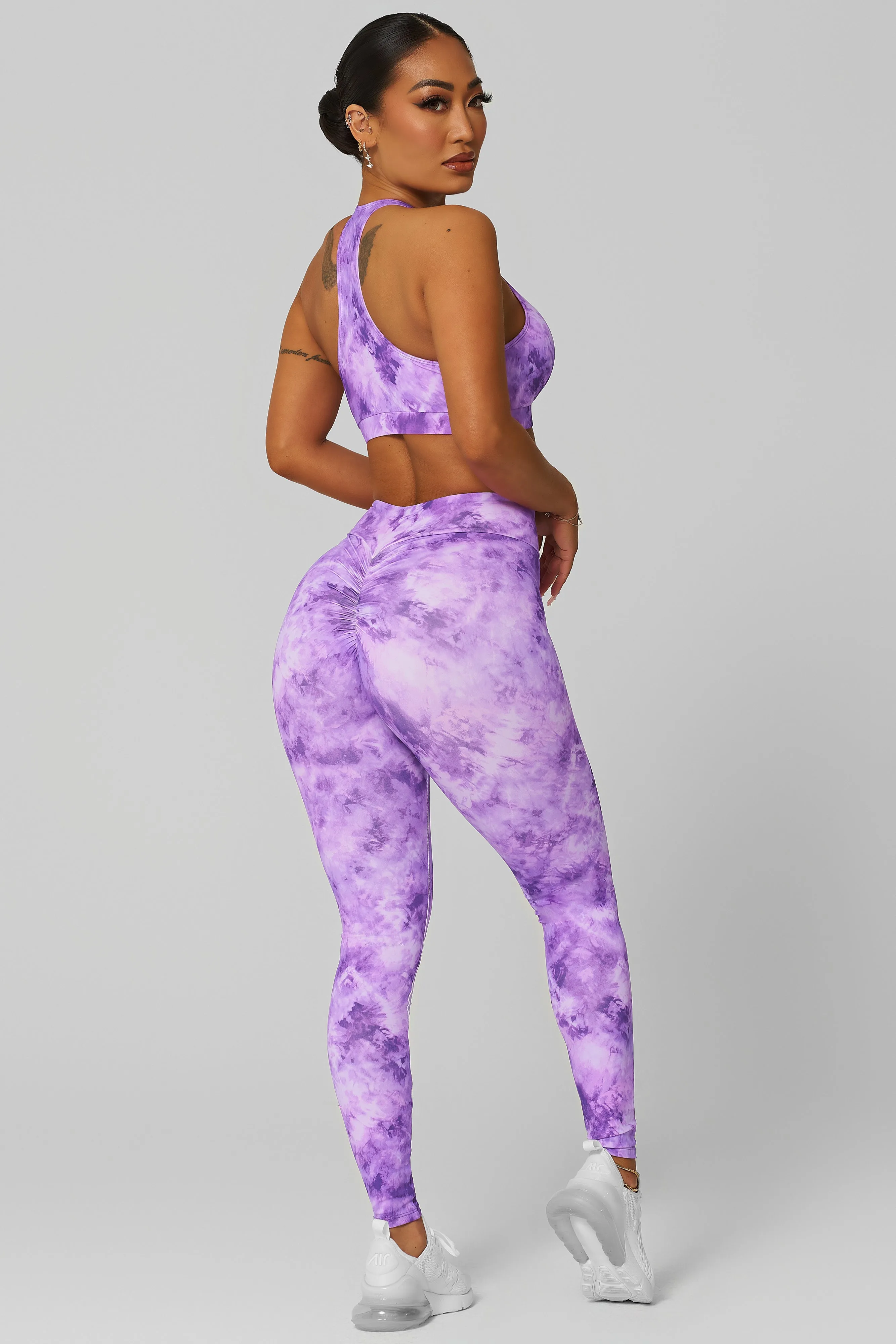 AntiFadeTechnology Groove V-Cut Scrunch Legging