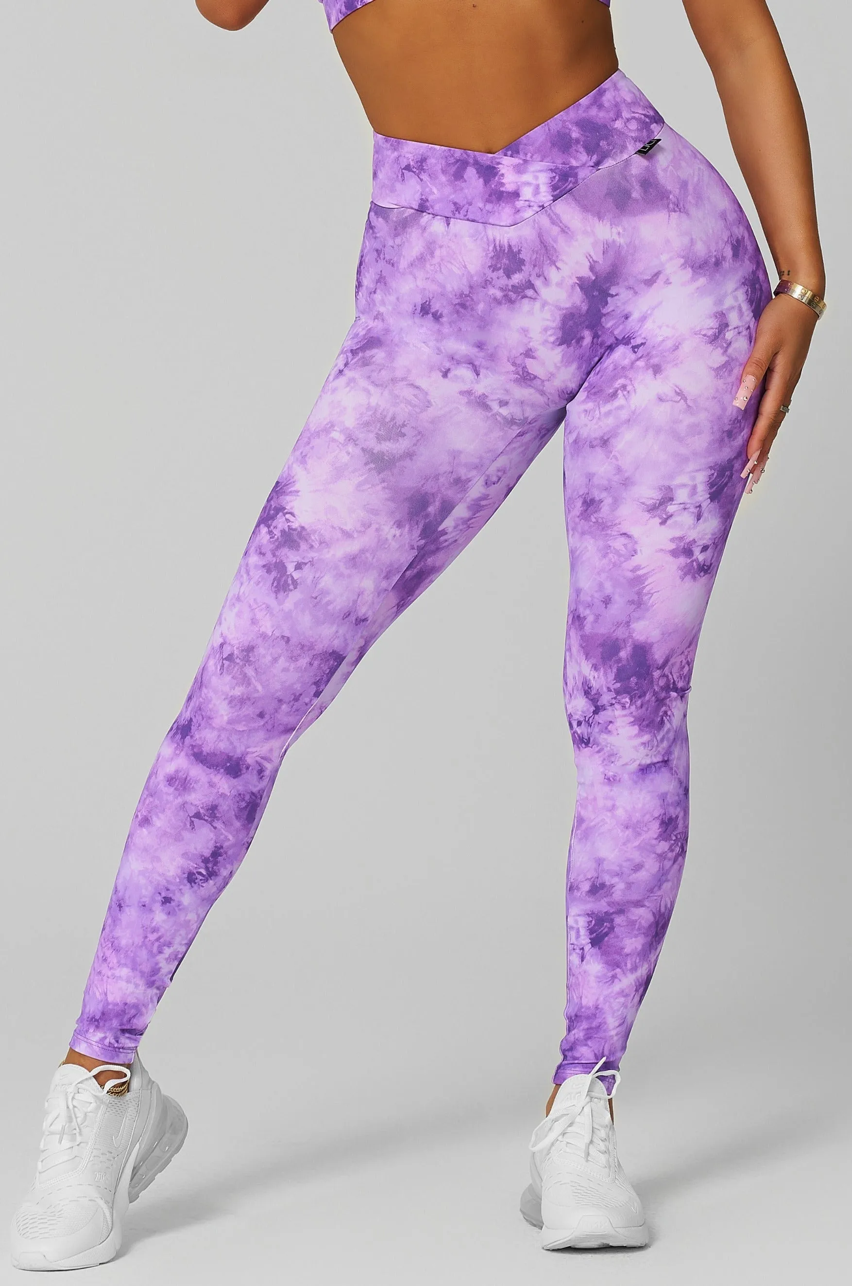 Groove V-Cut Scrunch Legging ReinforcedHem LayeredNeckline