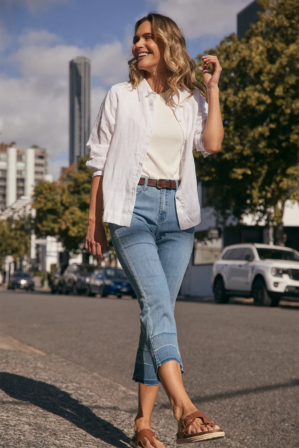Classic Wear Morning Stroll Adrift Denim Cropped Straight Leg Jeans in Light Wash