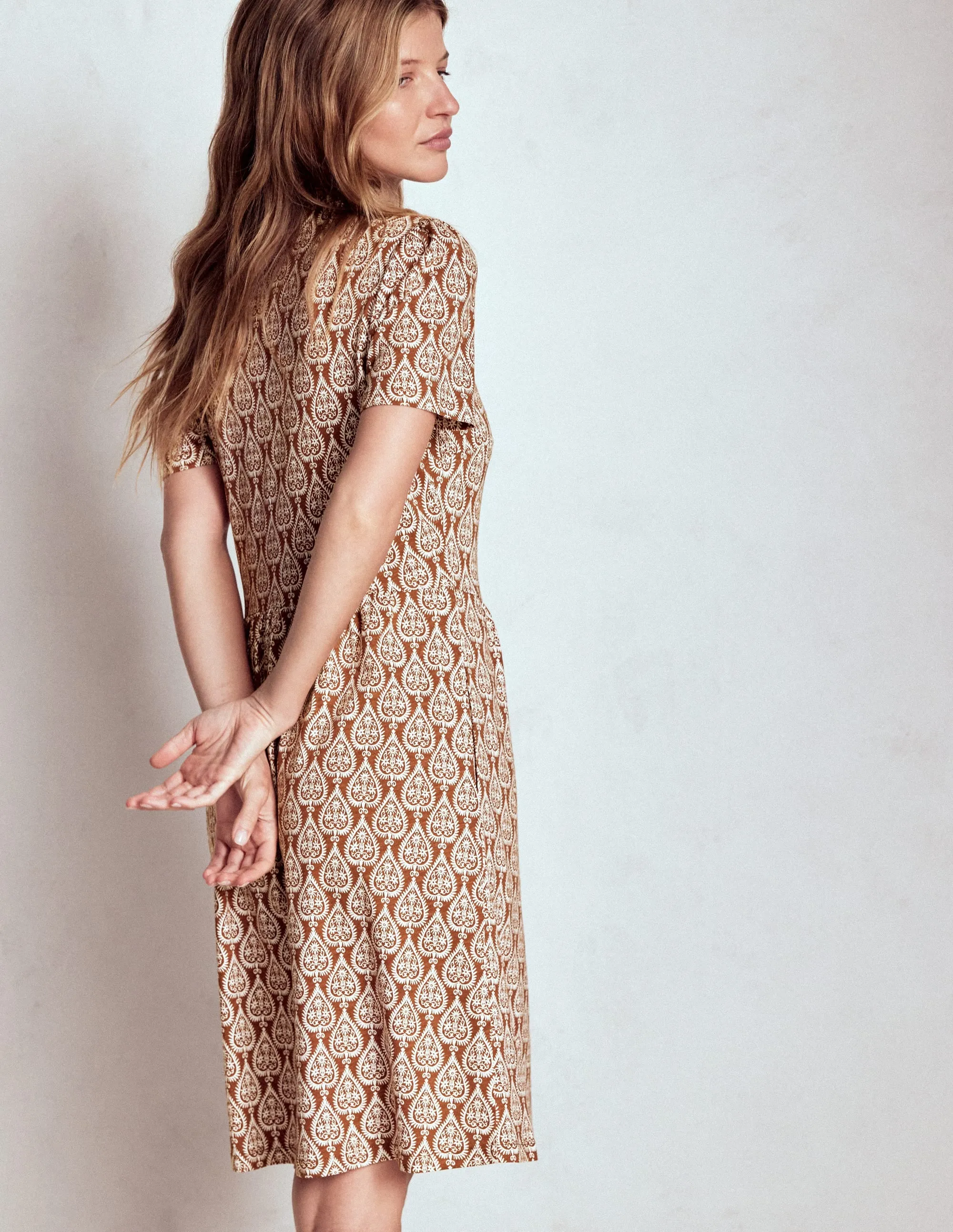 Flair Mode Naomi Short Sleeve Dress-Cognac, Ornate Geo