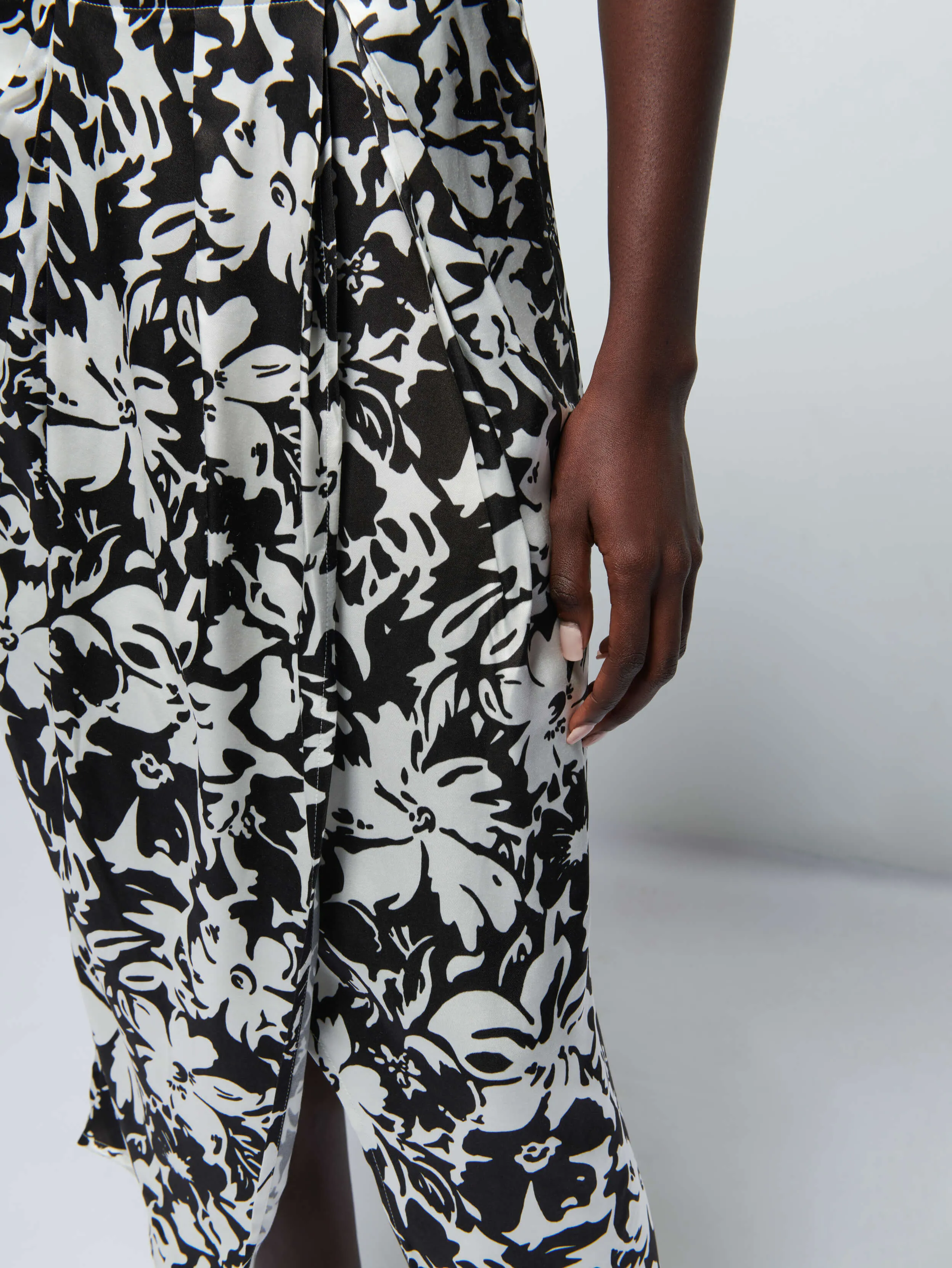 Soft Motion Suri Sarong