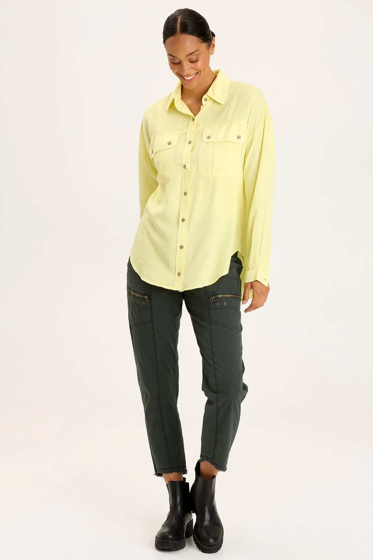 Design Edge Pearl Tone Twill Smithson Button-Up