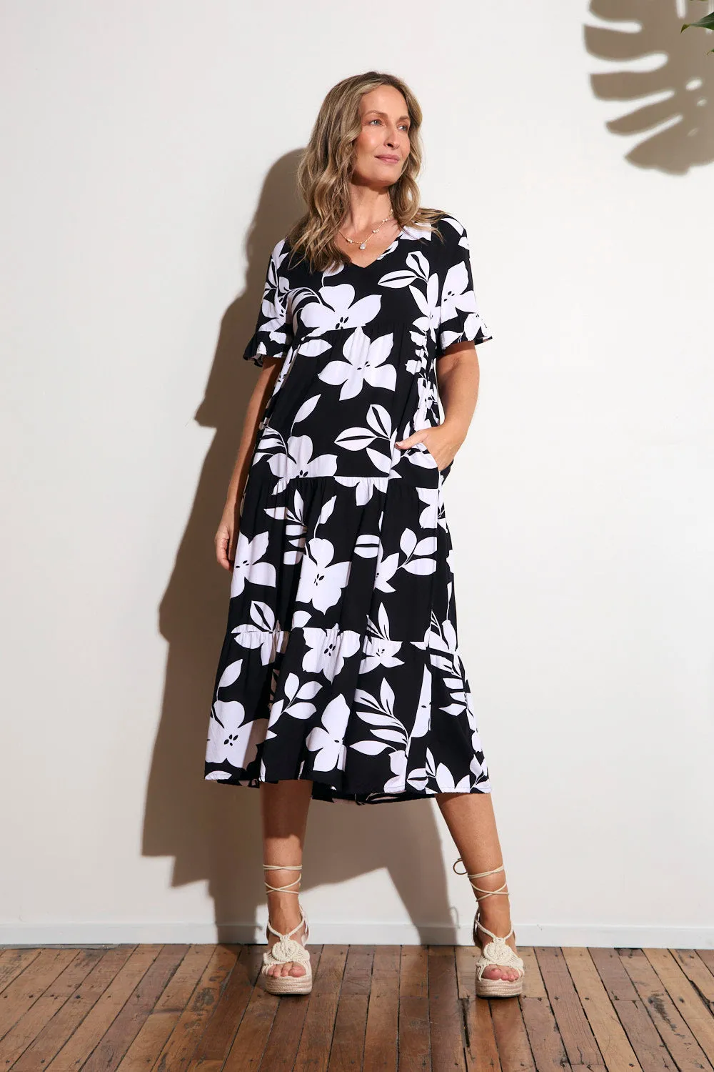 Sabrina Maxi Dress in Night Blooms The maxi length of this dress provides full coverage while still maintaining a lightweight feel Amber Glow