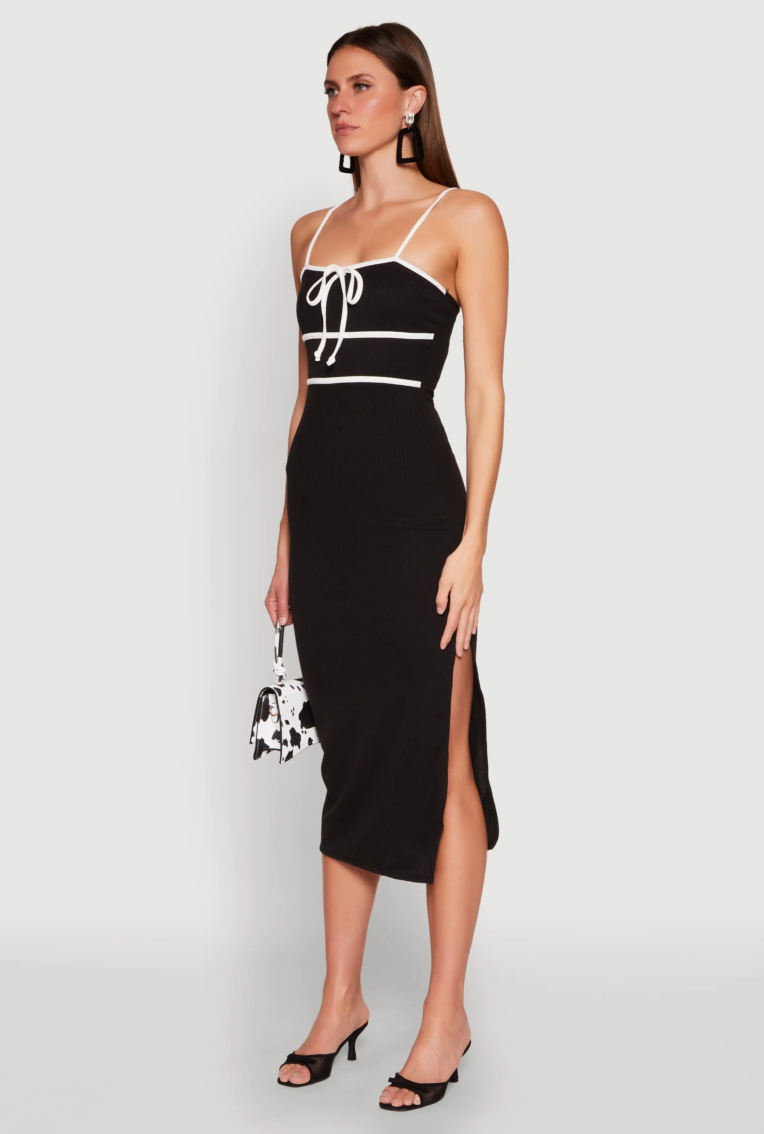 Contrast Trim Tie Front Side Slit Dress Designed to suit all body types this dress provides a flattering fit for every figure