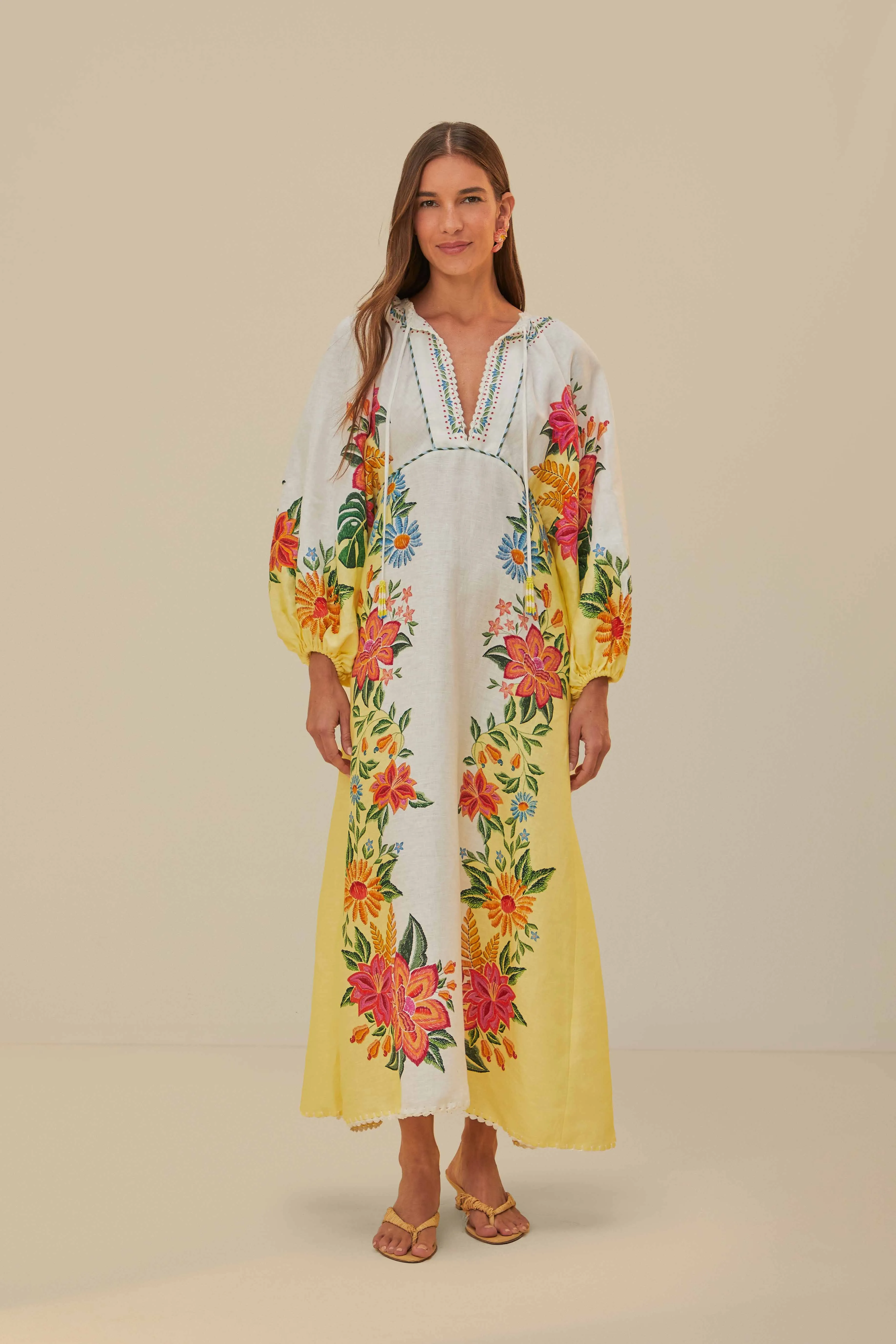 Off-White Bloom Garden Maxi Dress Muslin Soft This dress features a classic design that works well for both day and night wear