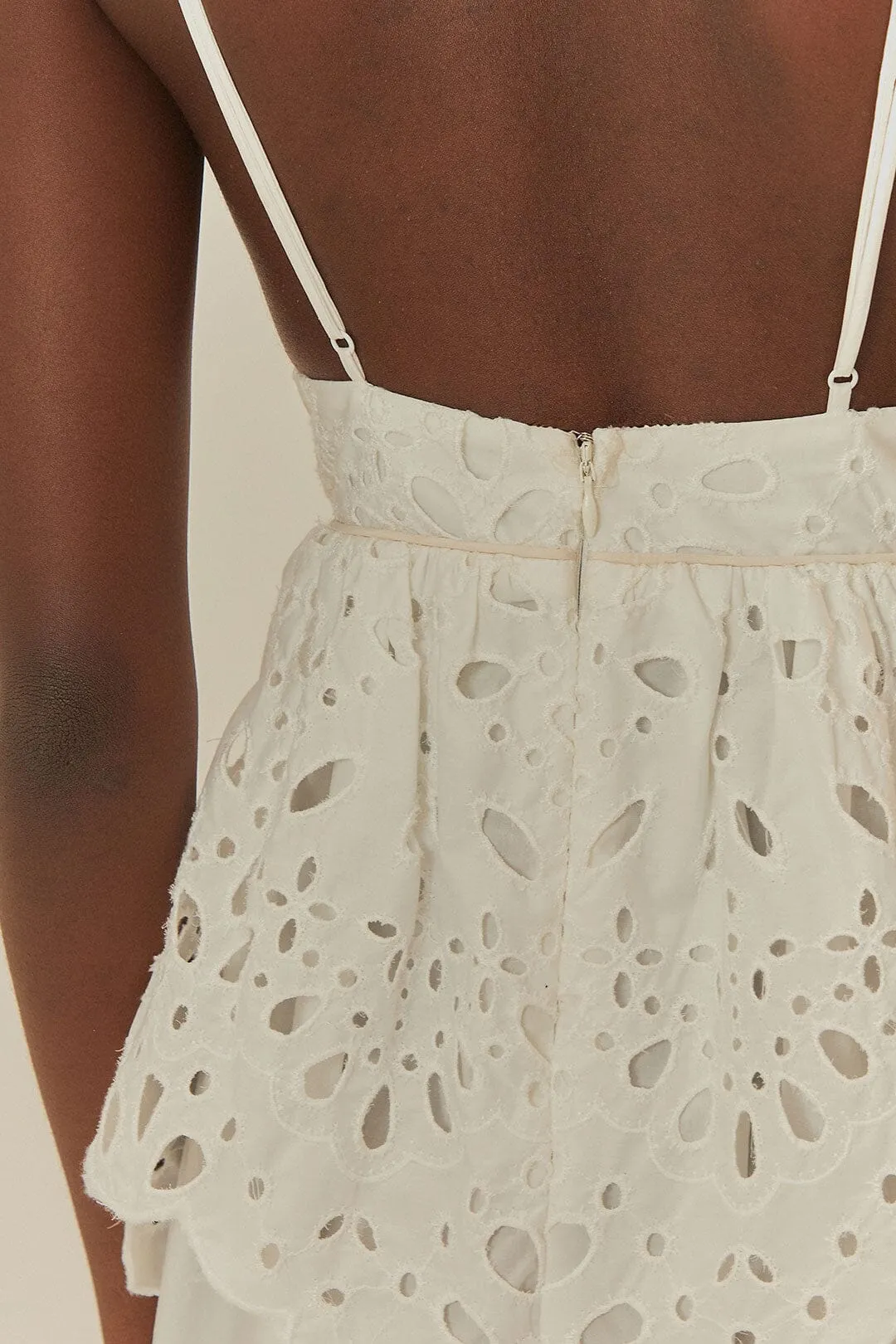 Effortless chic full-length dress White Laise Sleeveless Maxi Dress