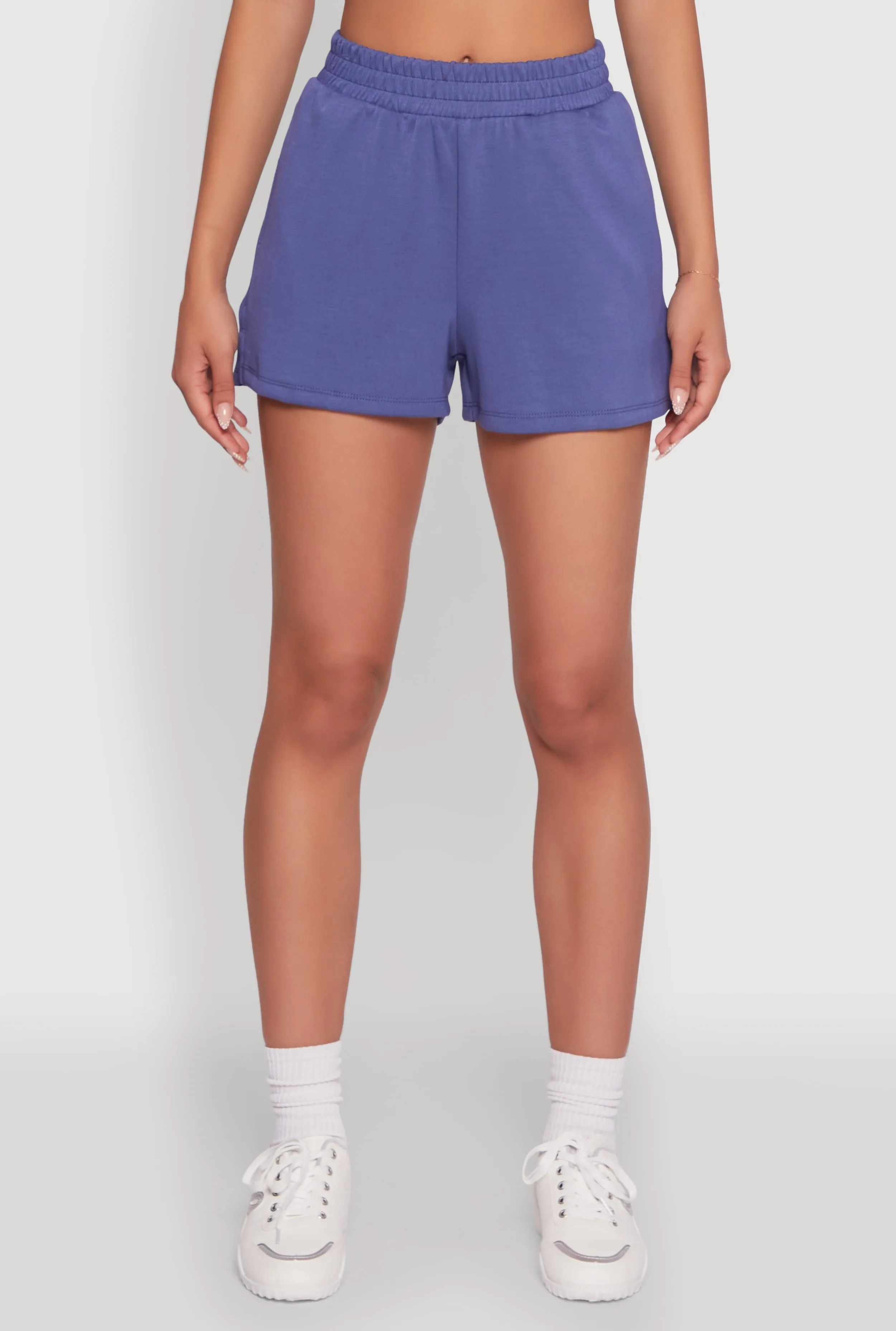 fitness enthusiasts Clean Lines Elastic Waist Side Slit Sweatshorts