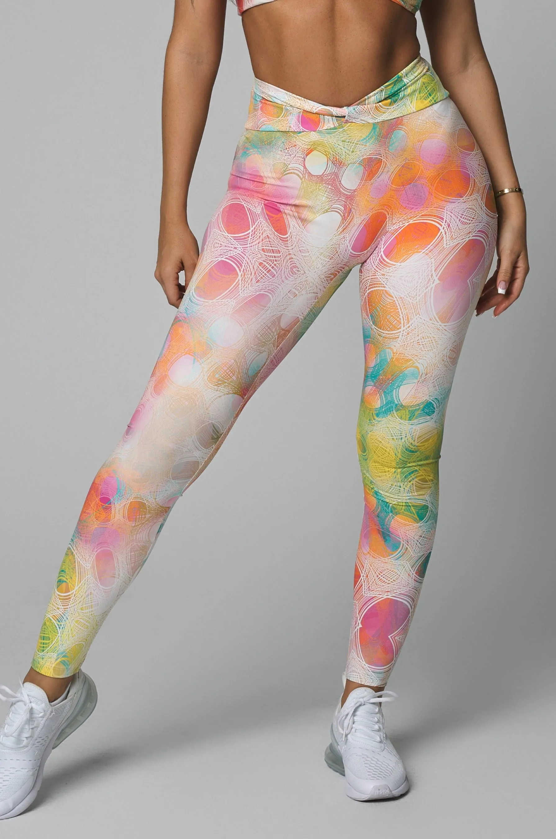 Electric Twist V-Cut Scrunch Legging EcoConscious Production
