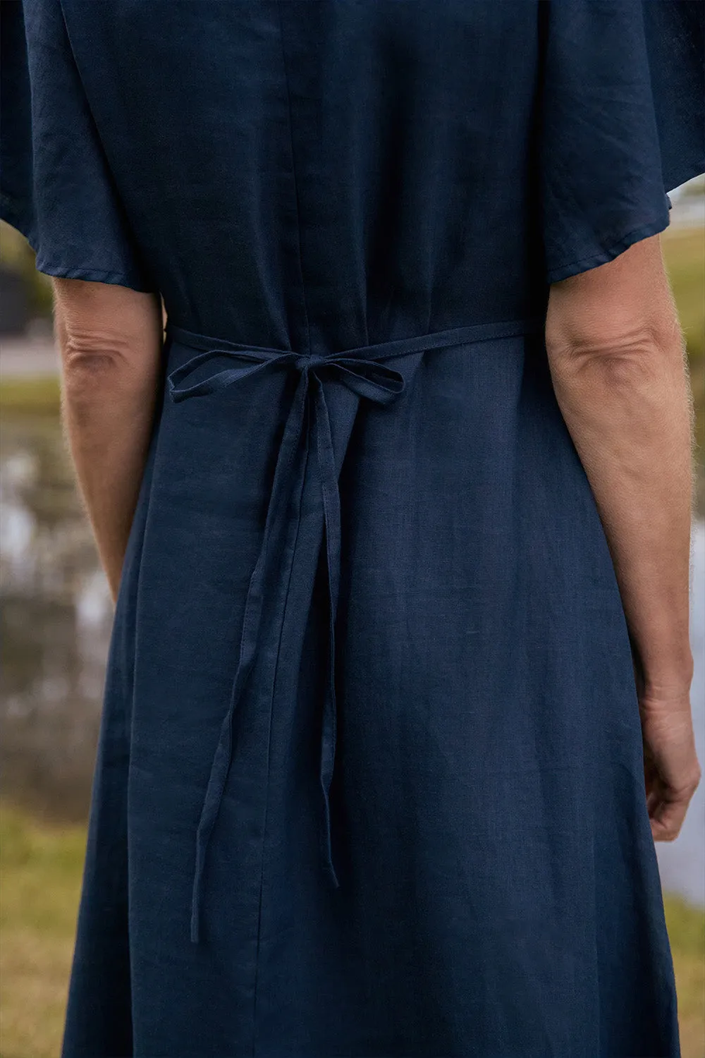 Flower Lane Tatum Linen Flutter Sleeve Dress in Navy