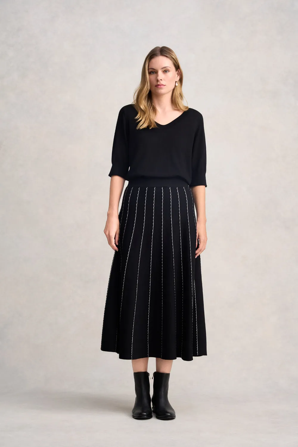 Smart Look Knit Midi Skirt - Black