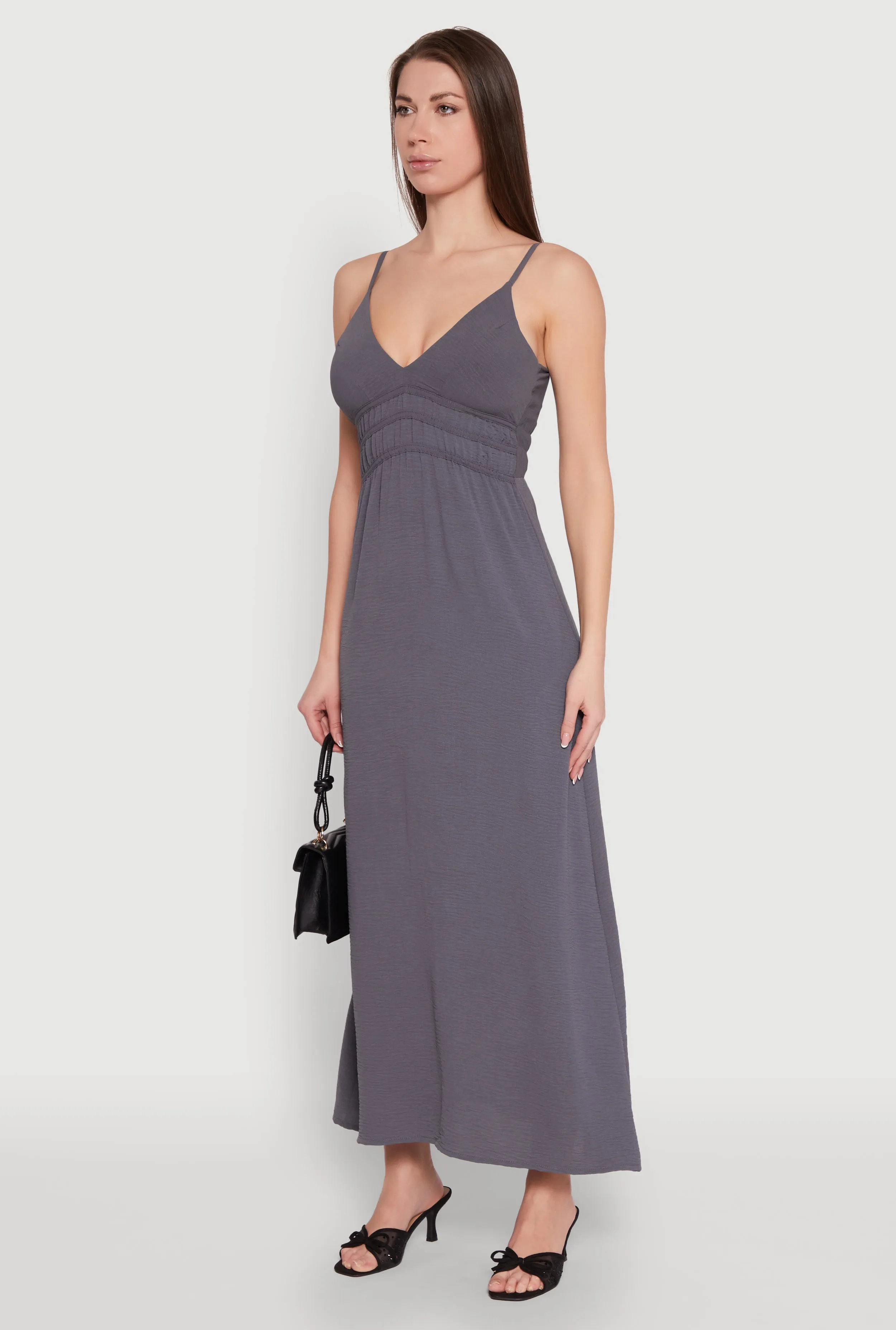 Emerald Pop This dress is designed to keep you comfortable while maintaining a stylish and polished appearance V Neck Empire Waist Maxi Dress