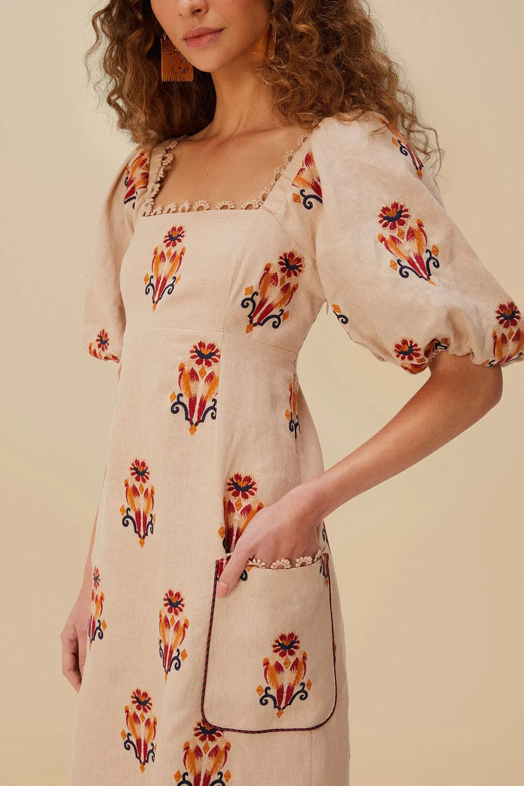 Rose Embroidered Macaw Euroflax? Premium Linen Maxi Dress The elegant design of this maxi dress adds a refined touch to your wardrobe without being overly complicated