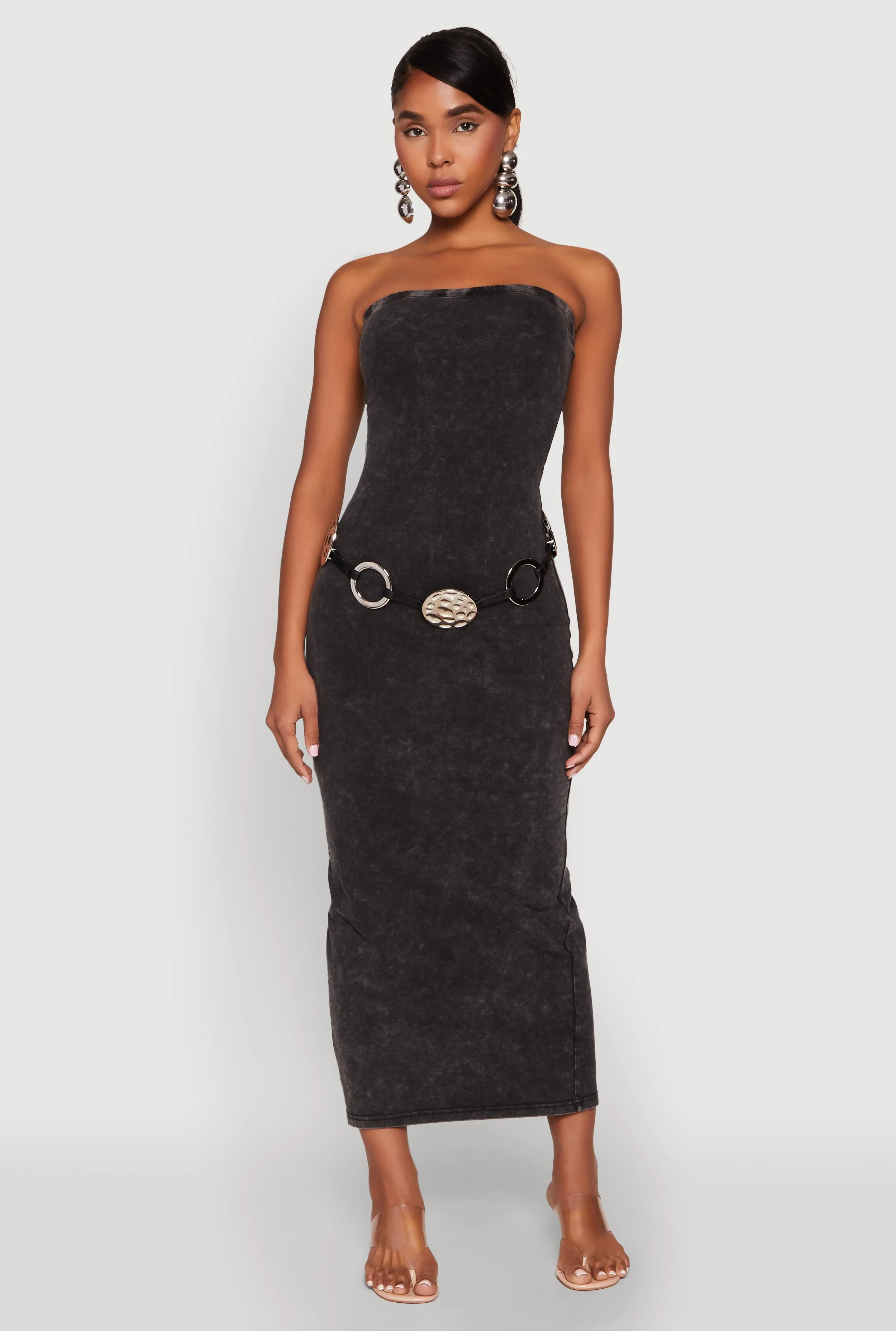 The long length of this dress provides ample coverage while remaining stylish Harbor View Daisy Mineral Wash Maxi Tube Dress