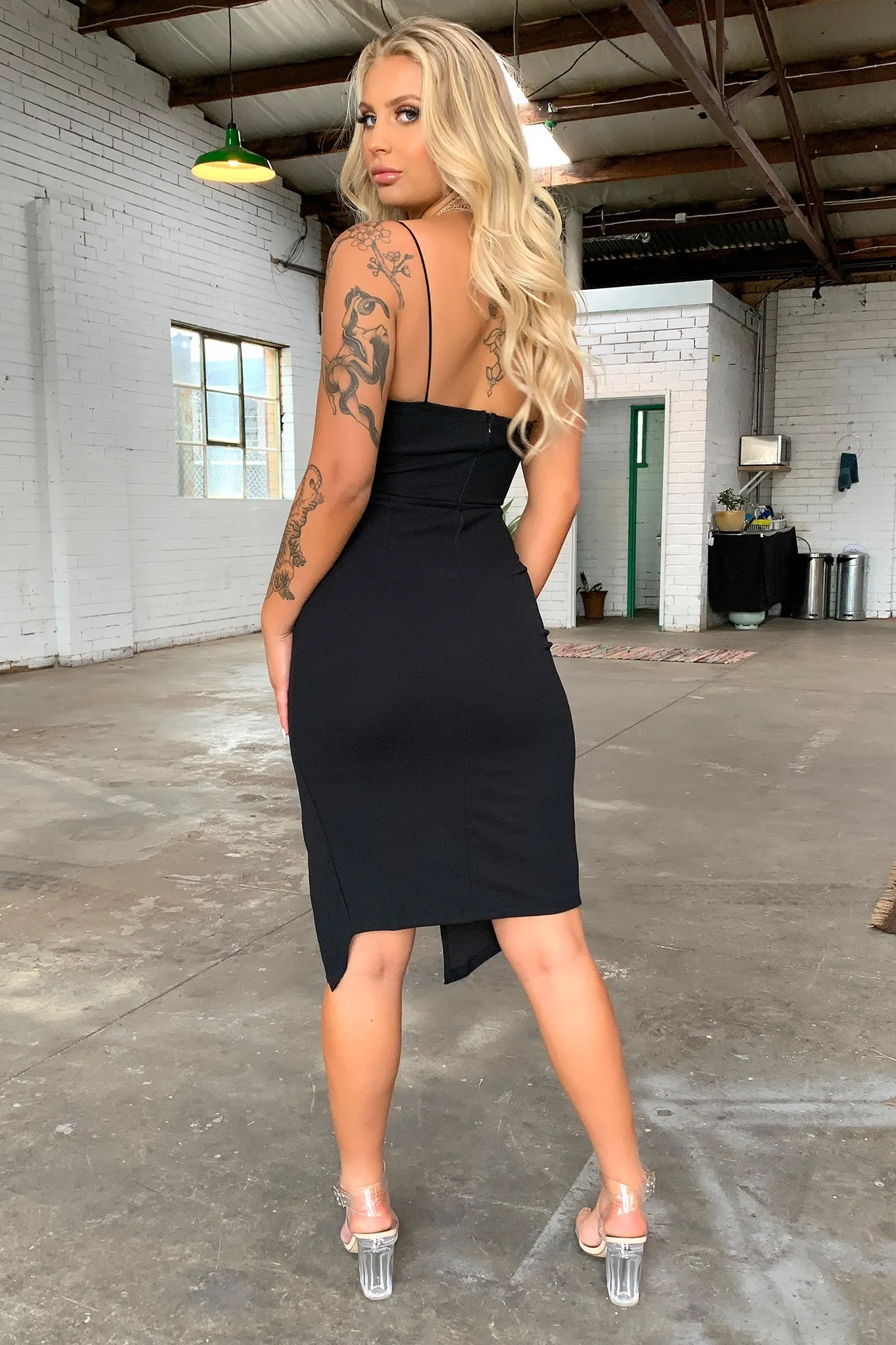 Versatile midi dress with pockets Crisp Wind Kira Midi Dress - Black