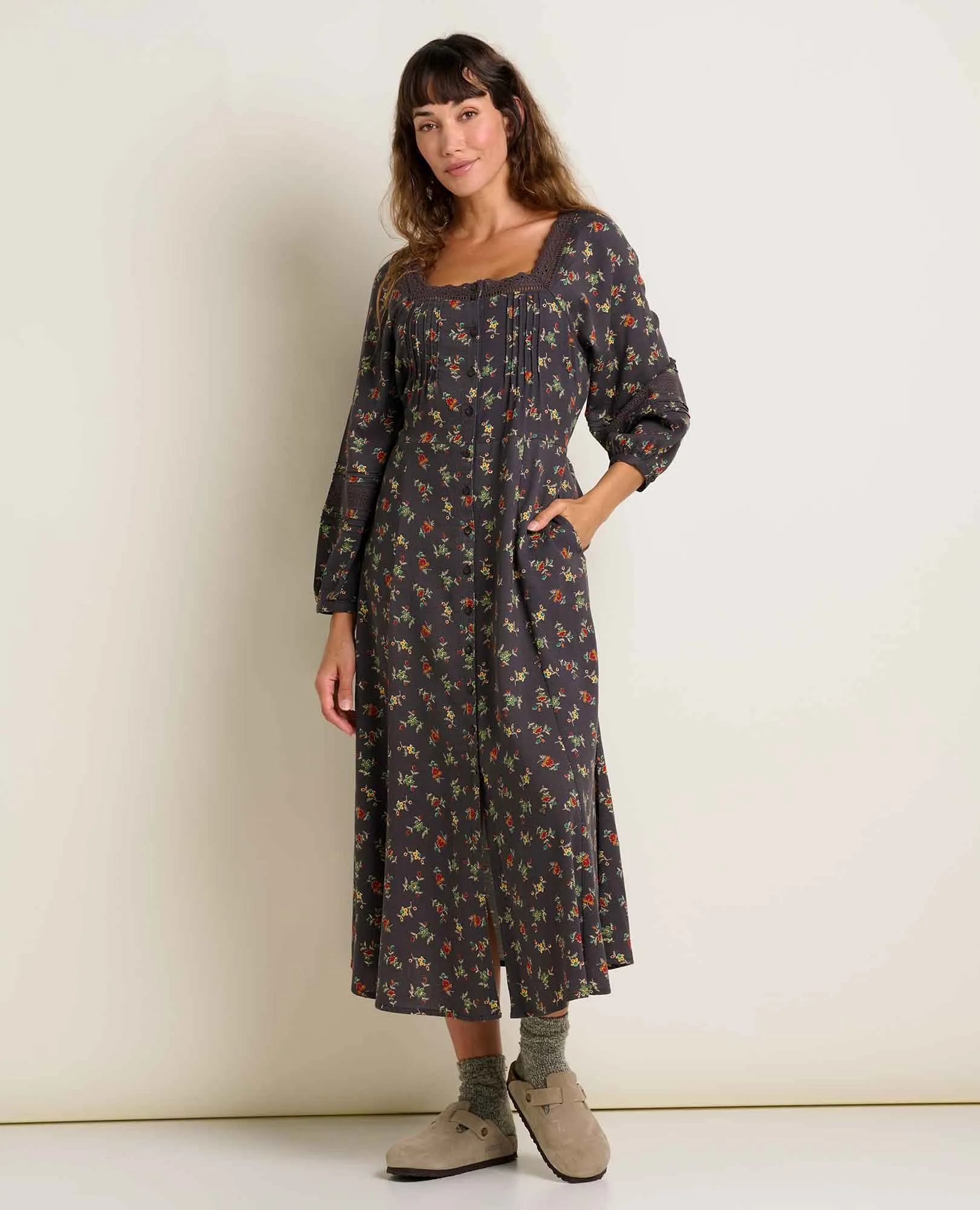 Manzana Square Neck Dress Heart Glow