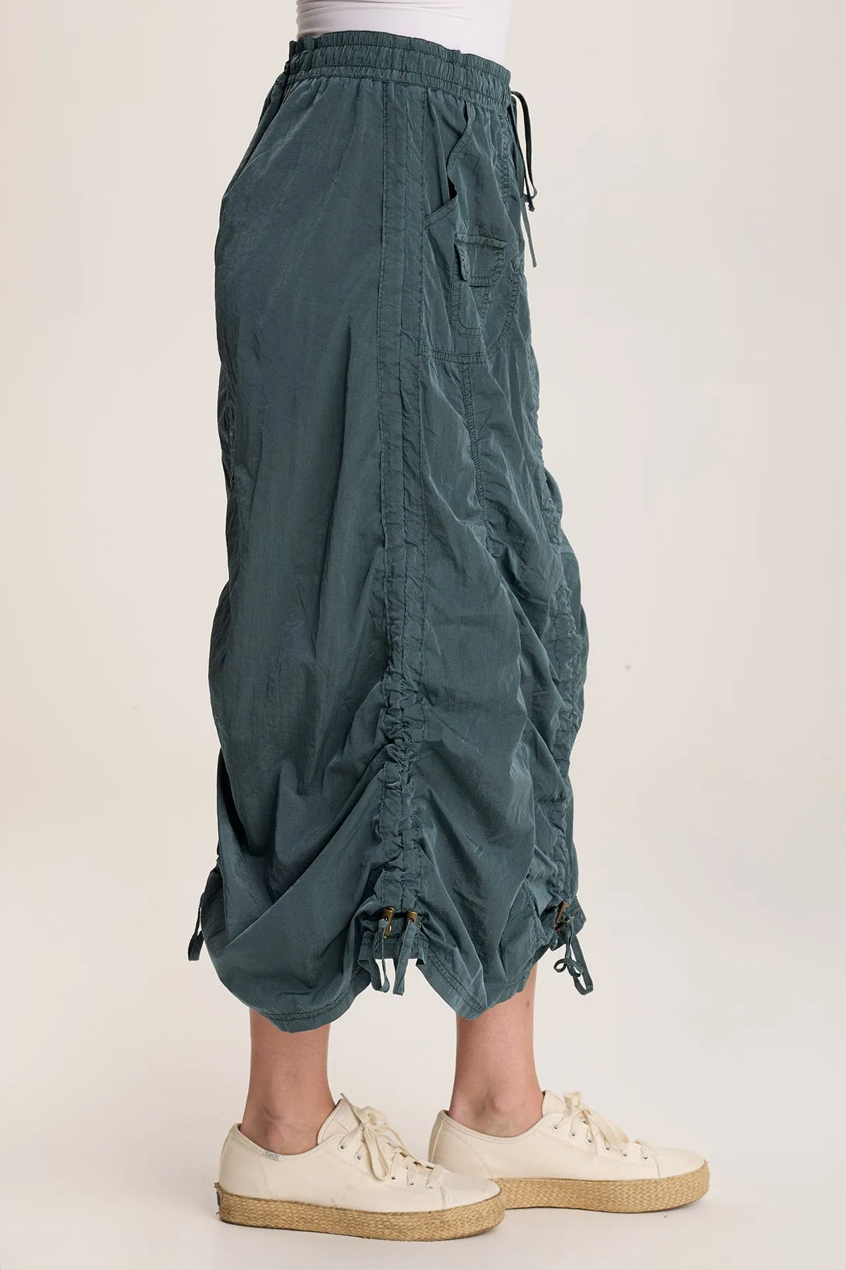 Zeno Ruched Sporty Cargo Midi Skirt ReinforcedHems