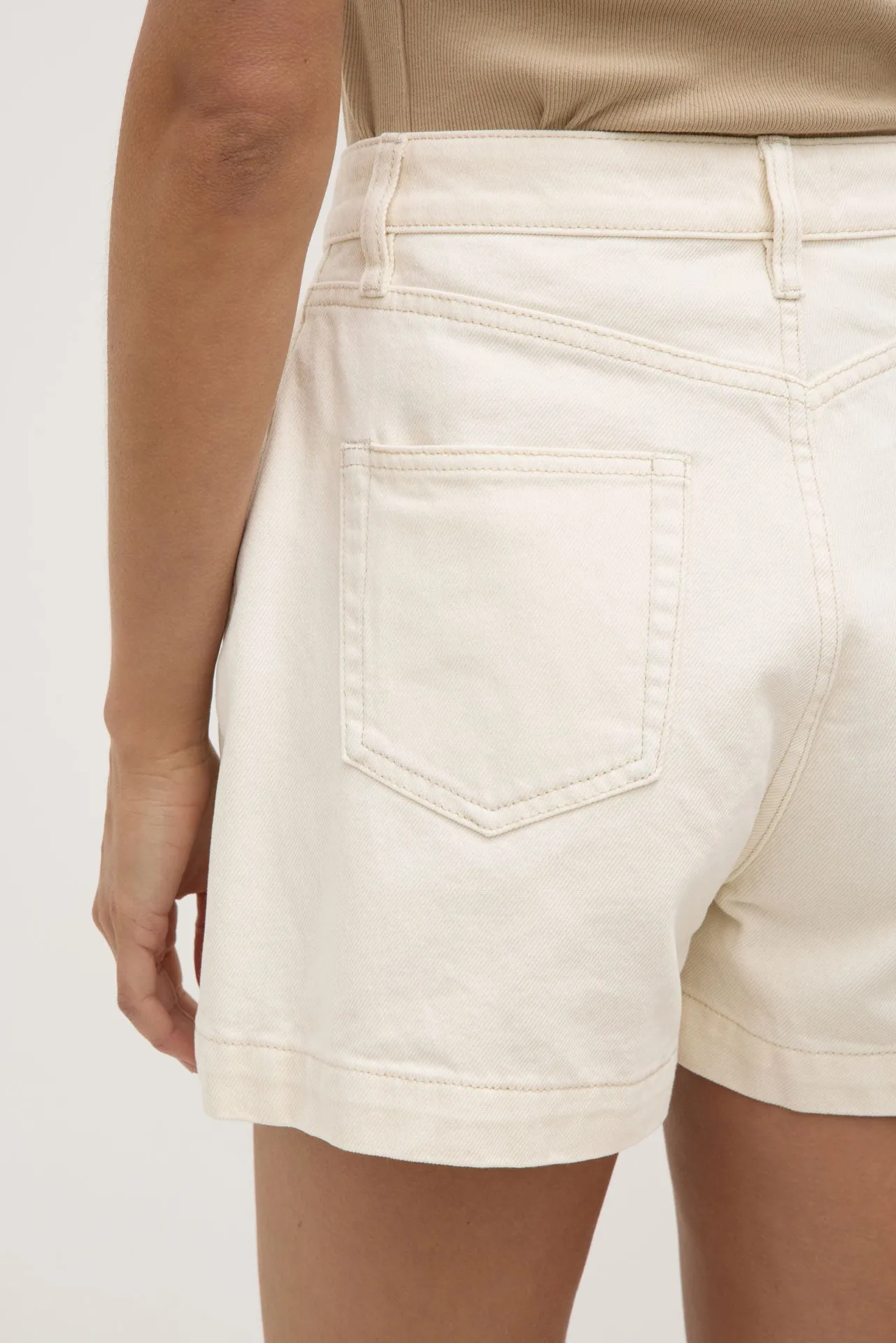 Wrinkle-Resistant Moisture Wicking Lining Boxy Denim Short