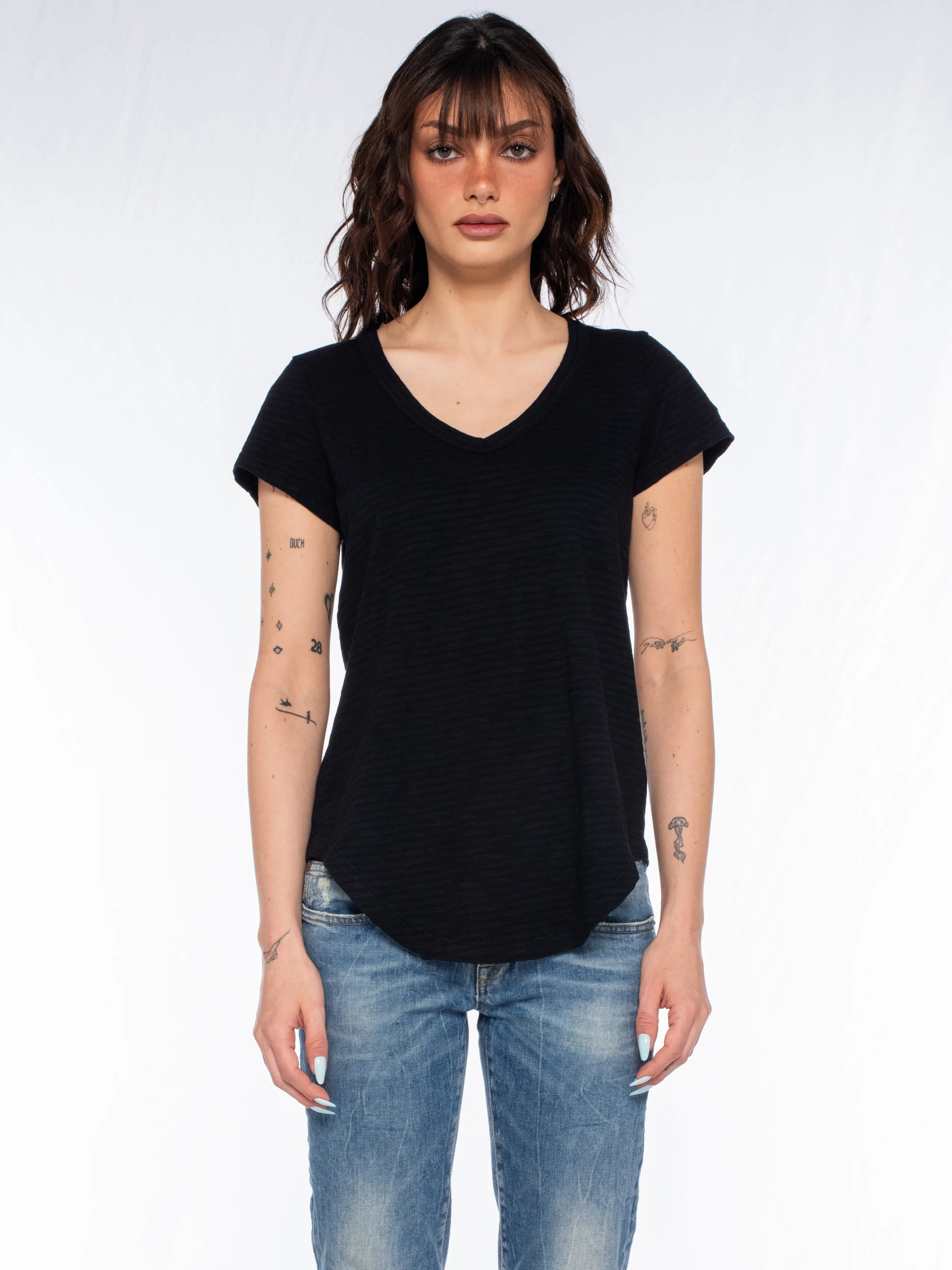 V-Neck Short Sleeve Shirttail Handmade Fit Metro Edge