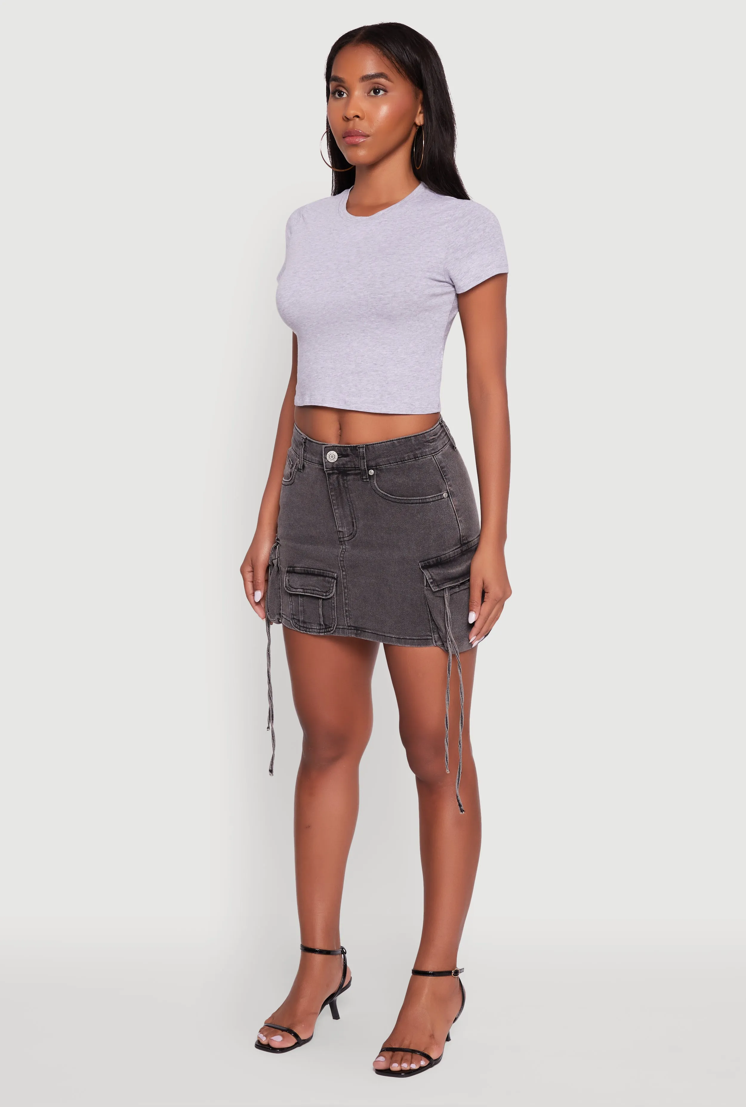 Trendy Mid Rise Mini Denim Skirt with Cargo Pockets Outfit Combo