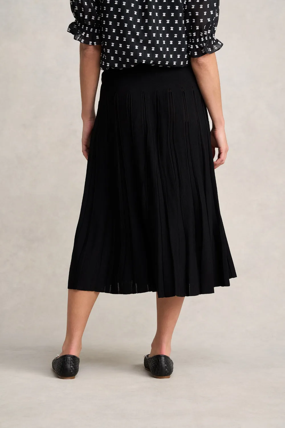 Relaxed Outfit Pleated Knit Skirt ?C Black