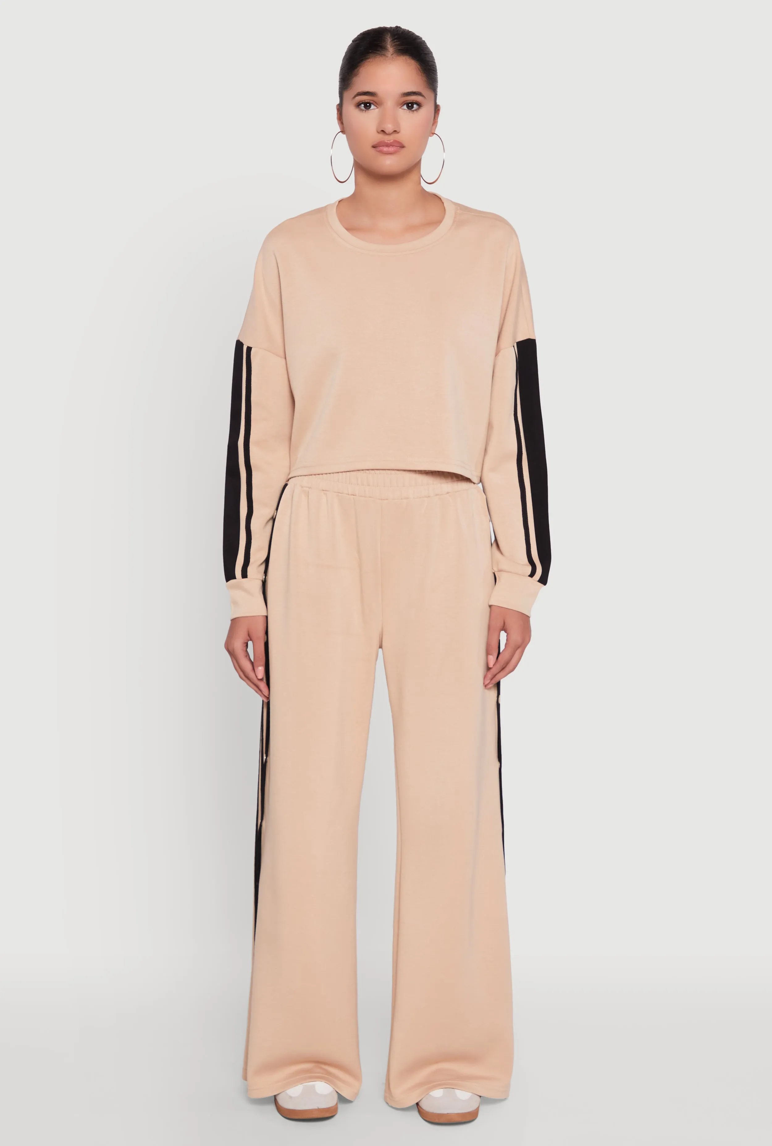 Comfortable apparel Contrast Trim Drop Shoulder Crop Top