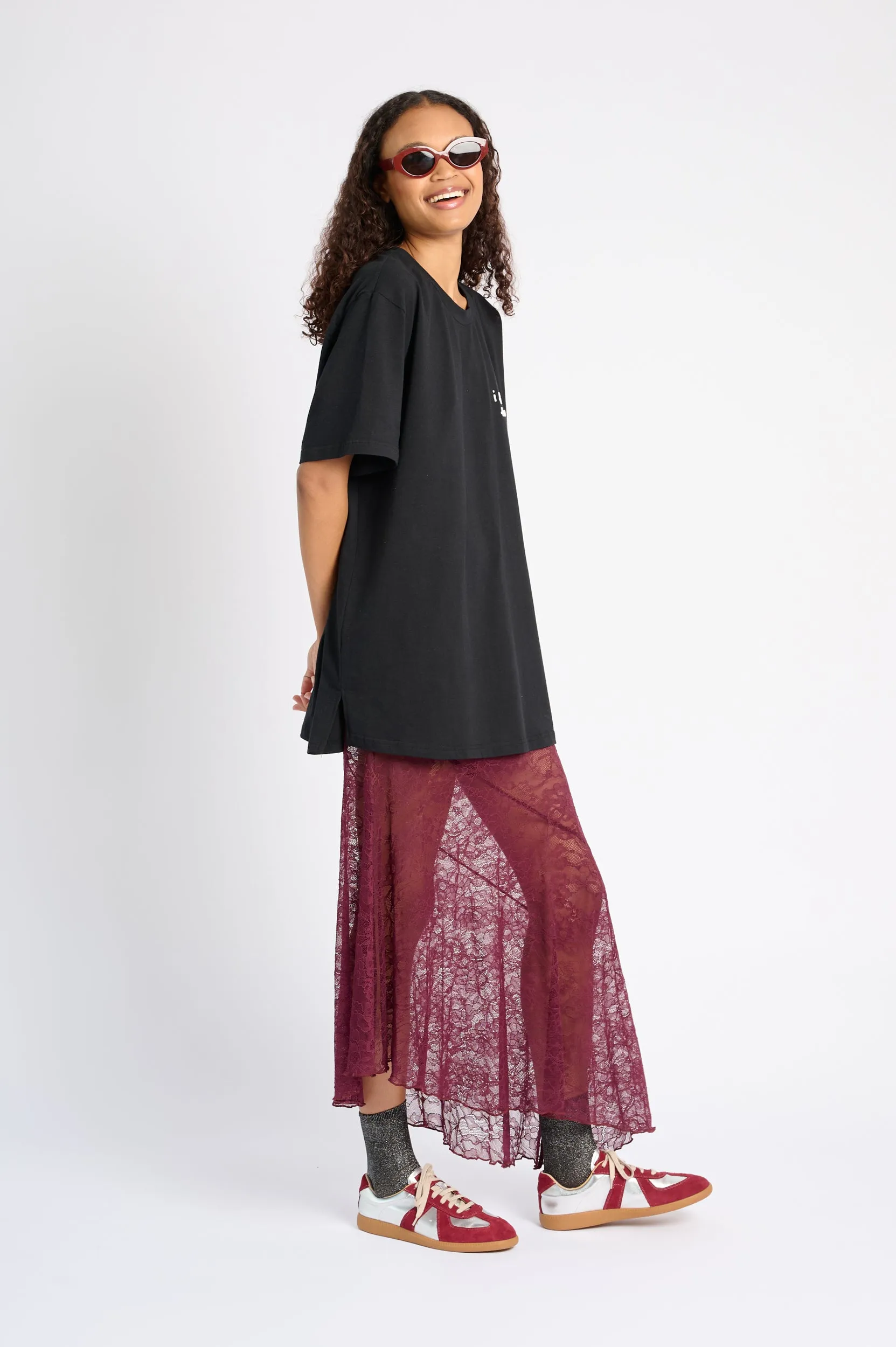 Contemporary Brand Button Fastenings Asymmetrical Hem Lace Skirt in Burgundy