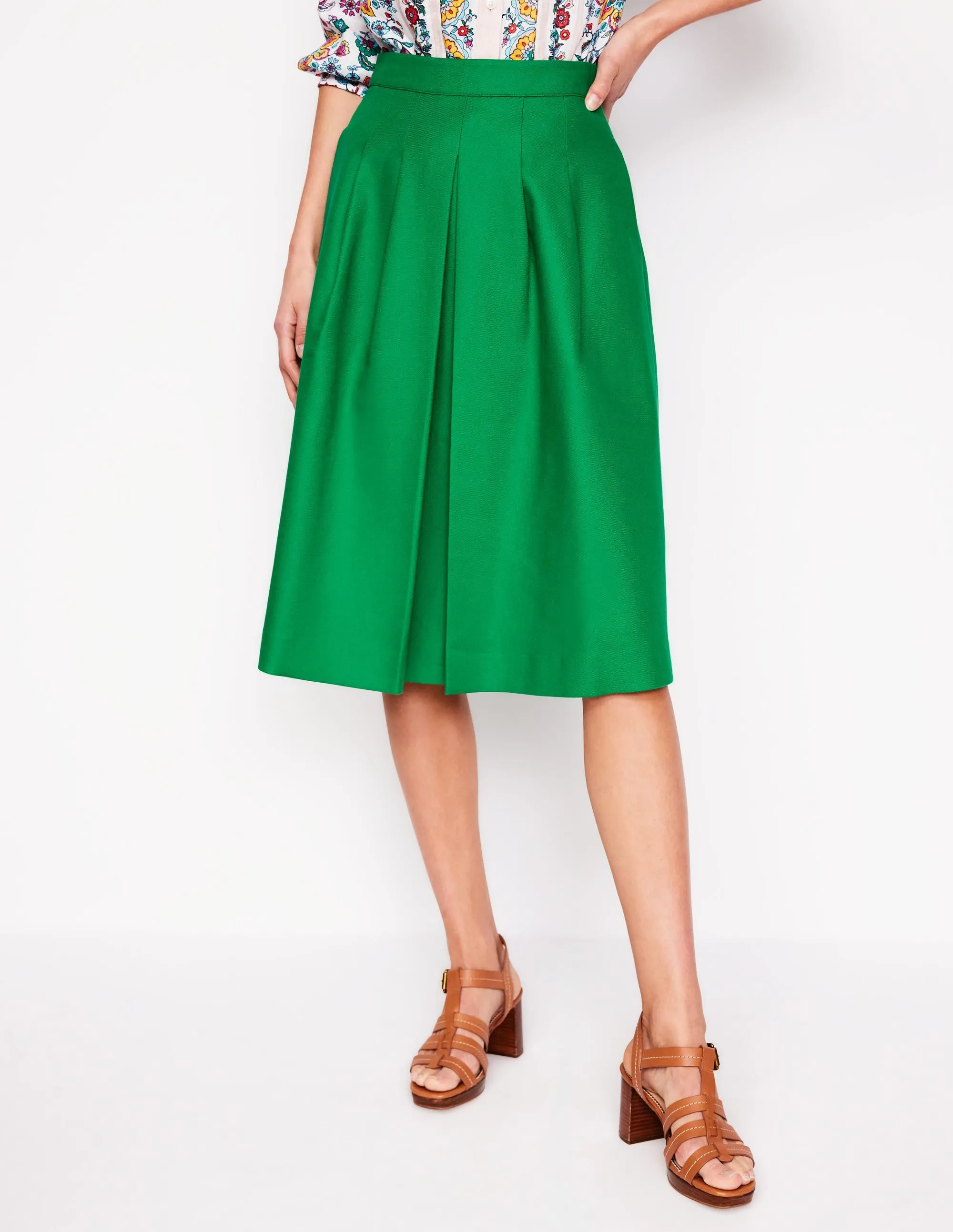 Pleat Detail Midi Skirt-Rich Emerald Breezy Style Maximalist look
