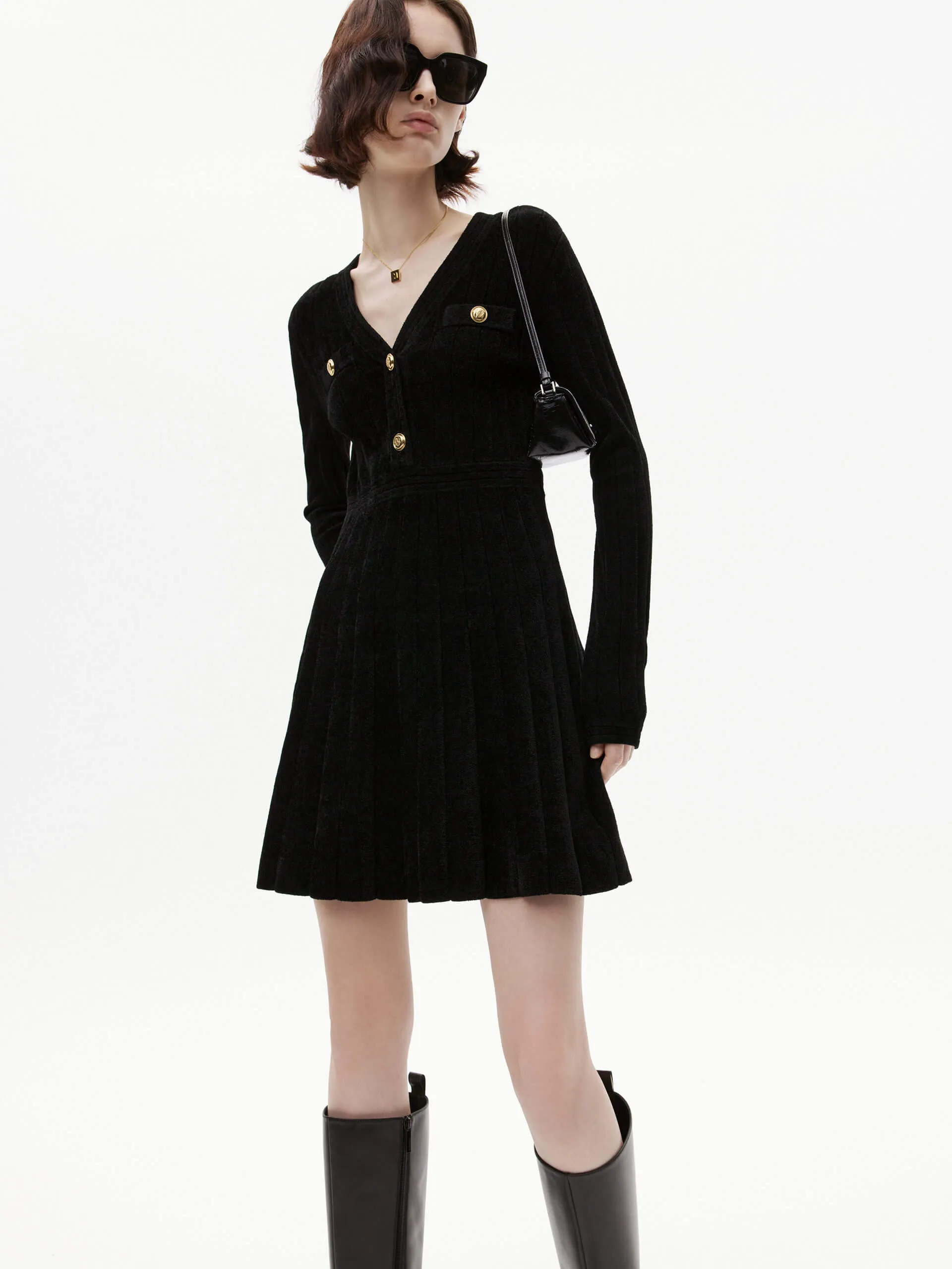 Sassy Pop Date Ready V-neckline Pleated Dress