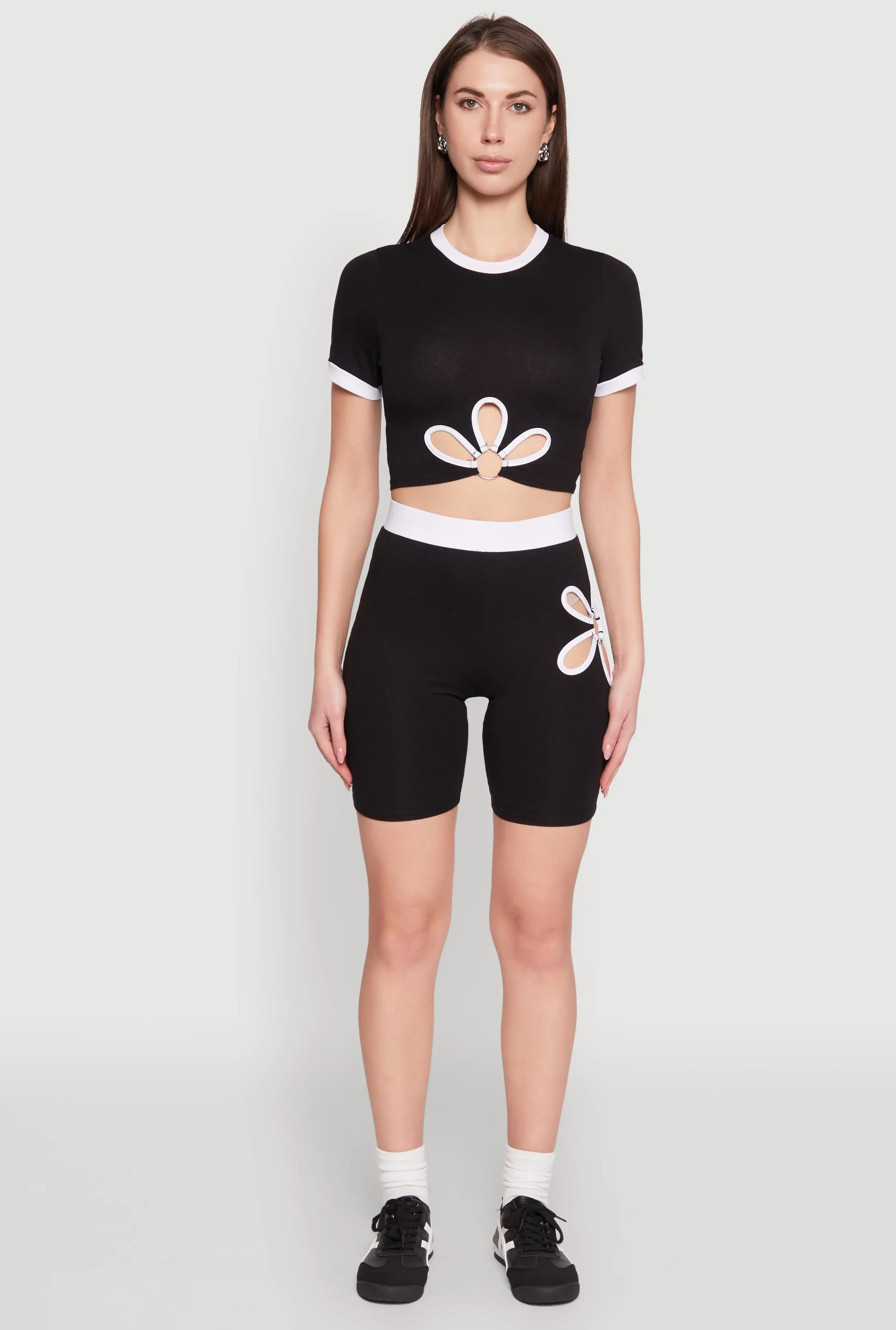 Weekend Trend Chic Vibes Contrast Trim O Ring  Cut Out Crop Top
