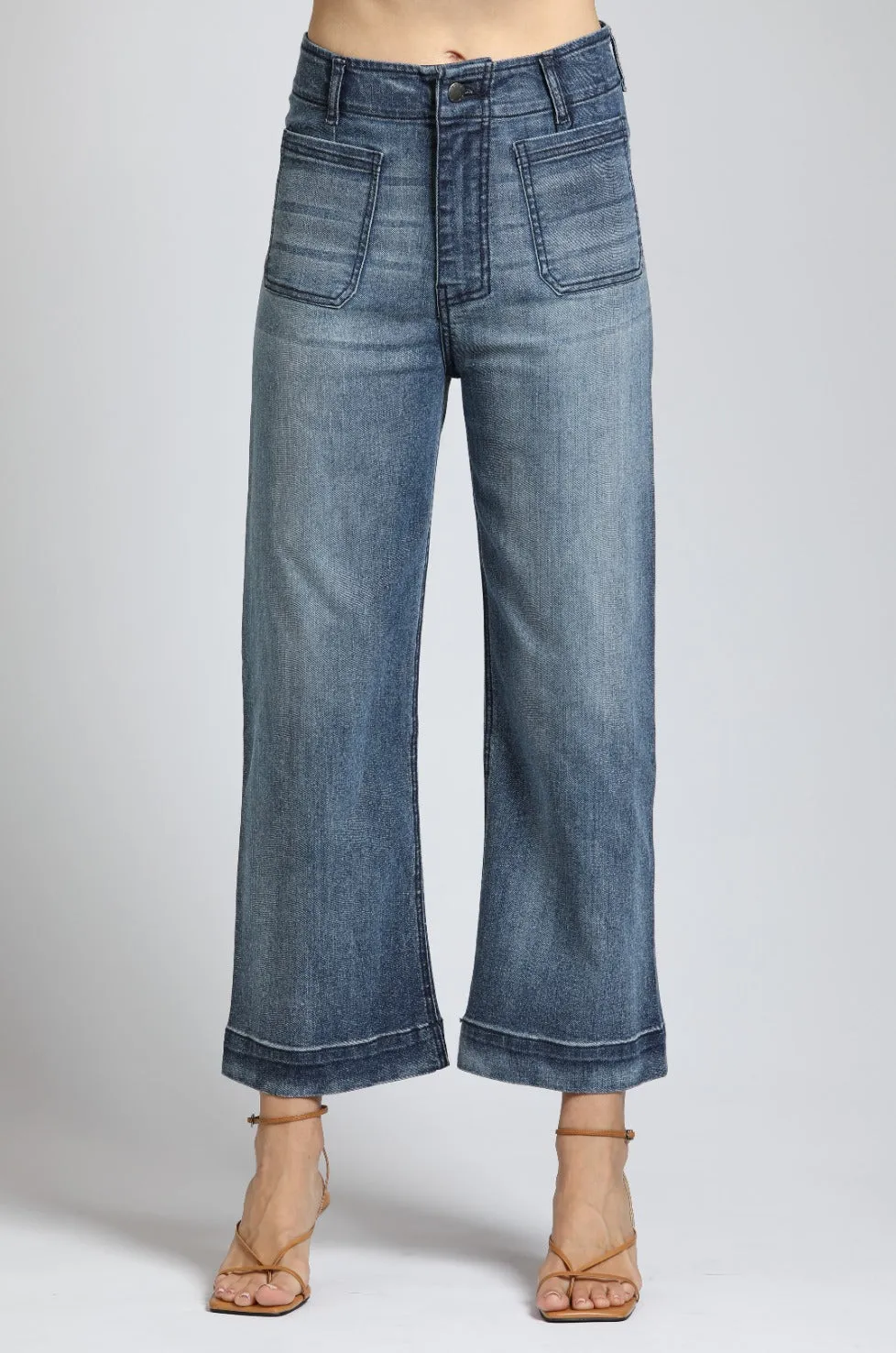 AntimicrobialCoating Smile Ease Cropped Wide Leg Pant With Patch Pockets