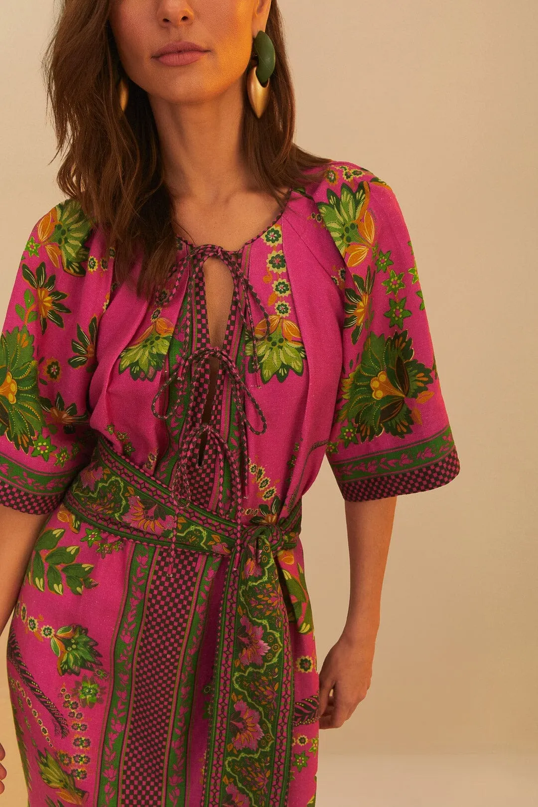 This dress works effortlessly for a variety of events providing both comfort and style Quartz Glow Pink Ana Tapestry Maxi Dress