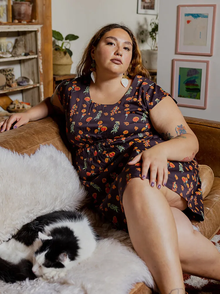 Artsy Traveler Plus Size Dress - Botanical Dusk Camera Glow ZeroRestrictionMobility