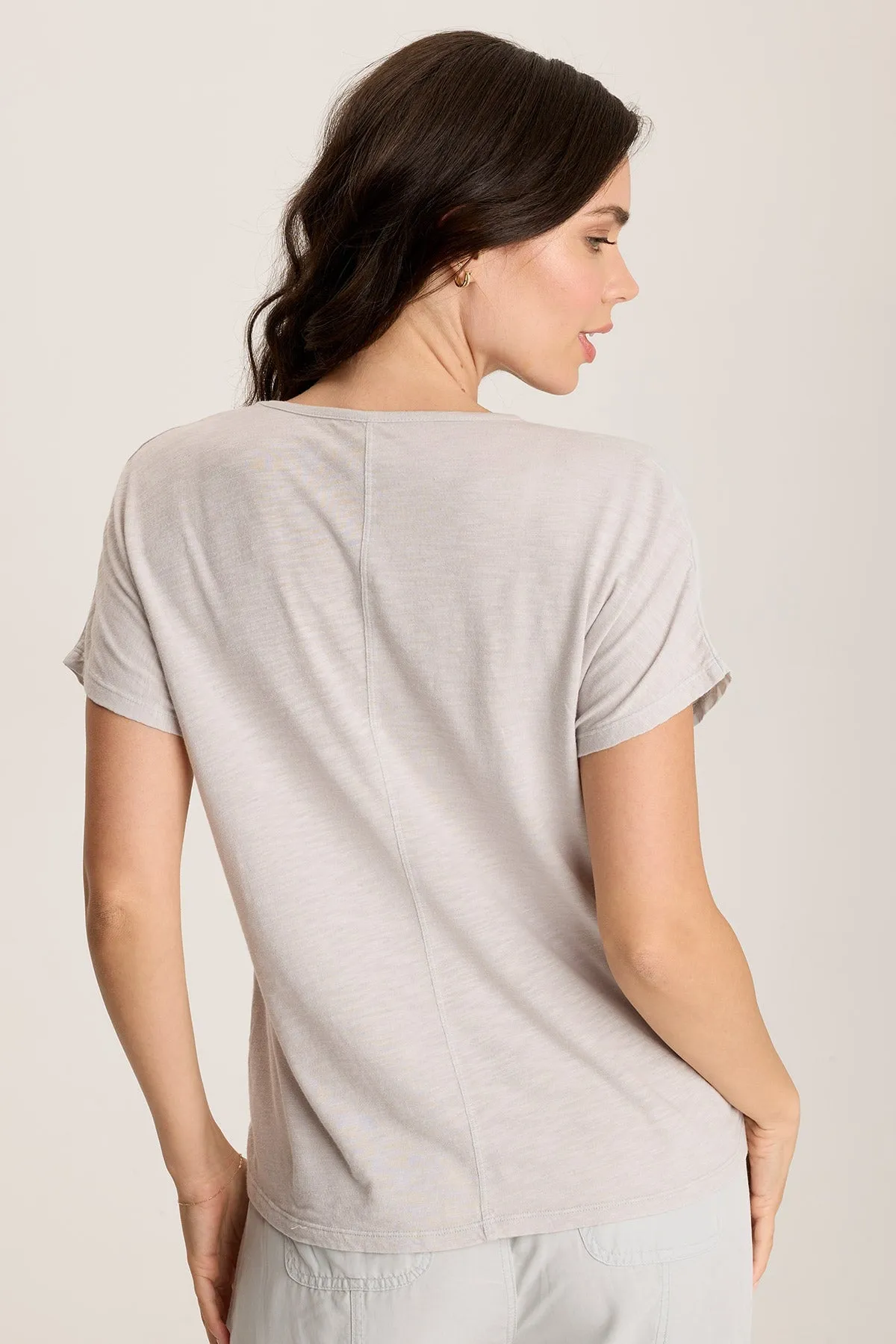 Jolina Twill V-Neck Embroidered Tee Shine Mood Move Fast