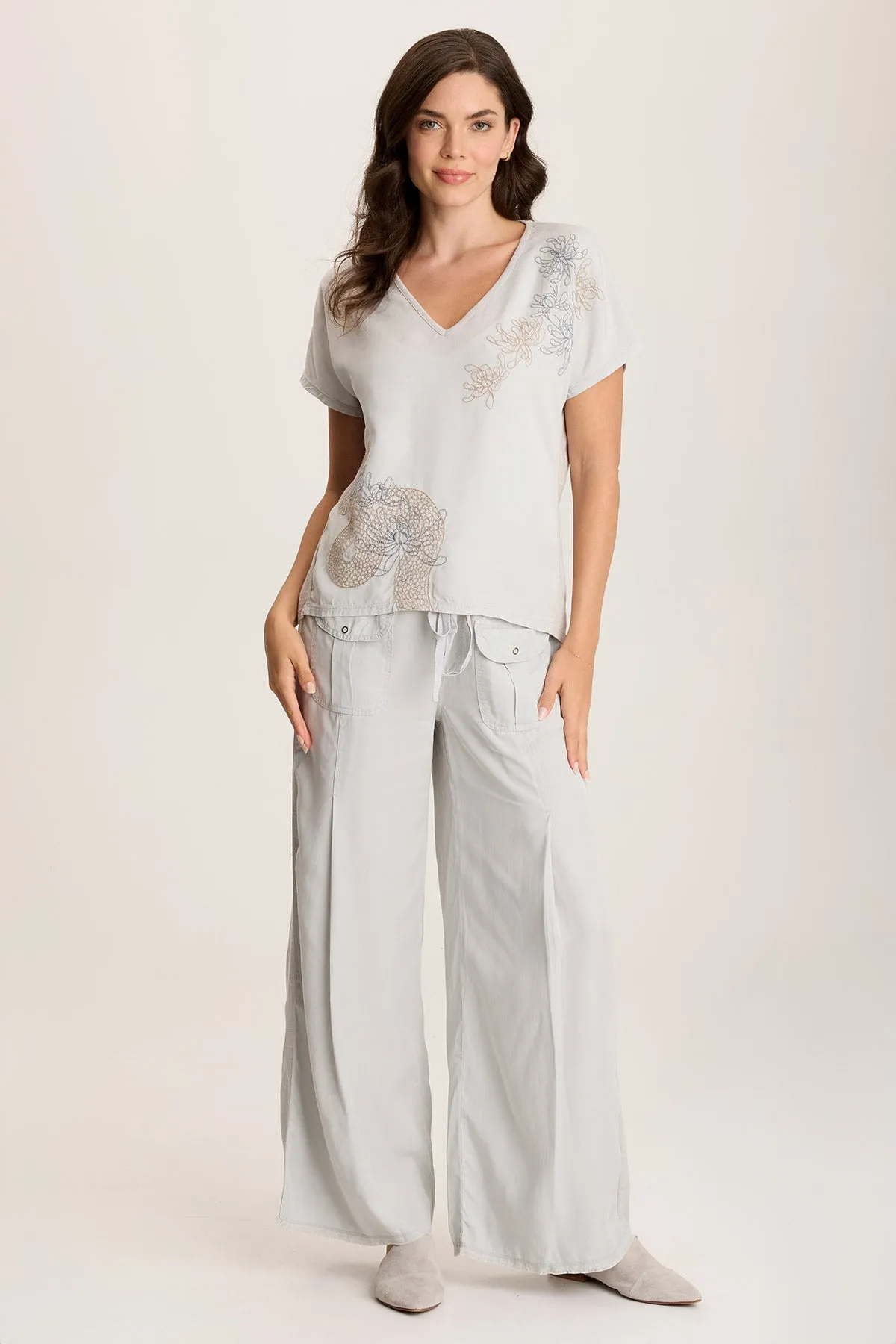 Jolina Twill V-Neck Embroidered Tee OekoTexCertified