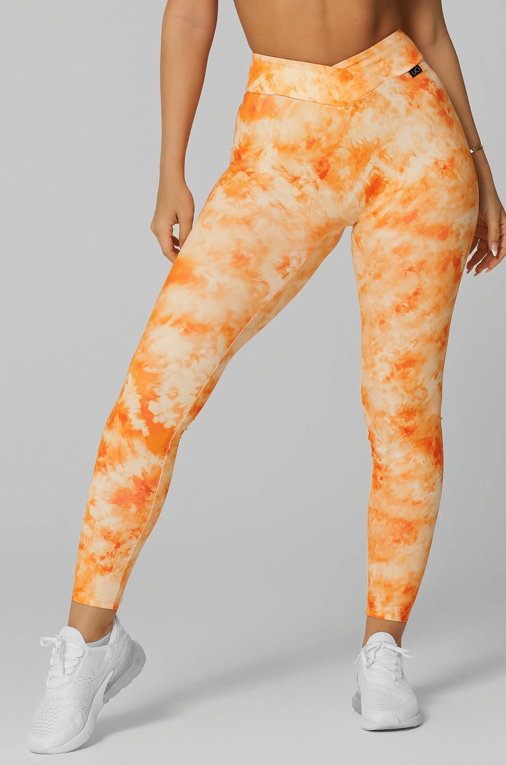 Glow V-Cut Scrunch Legging Style Mood Airflow Vents