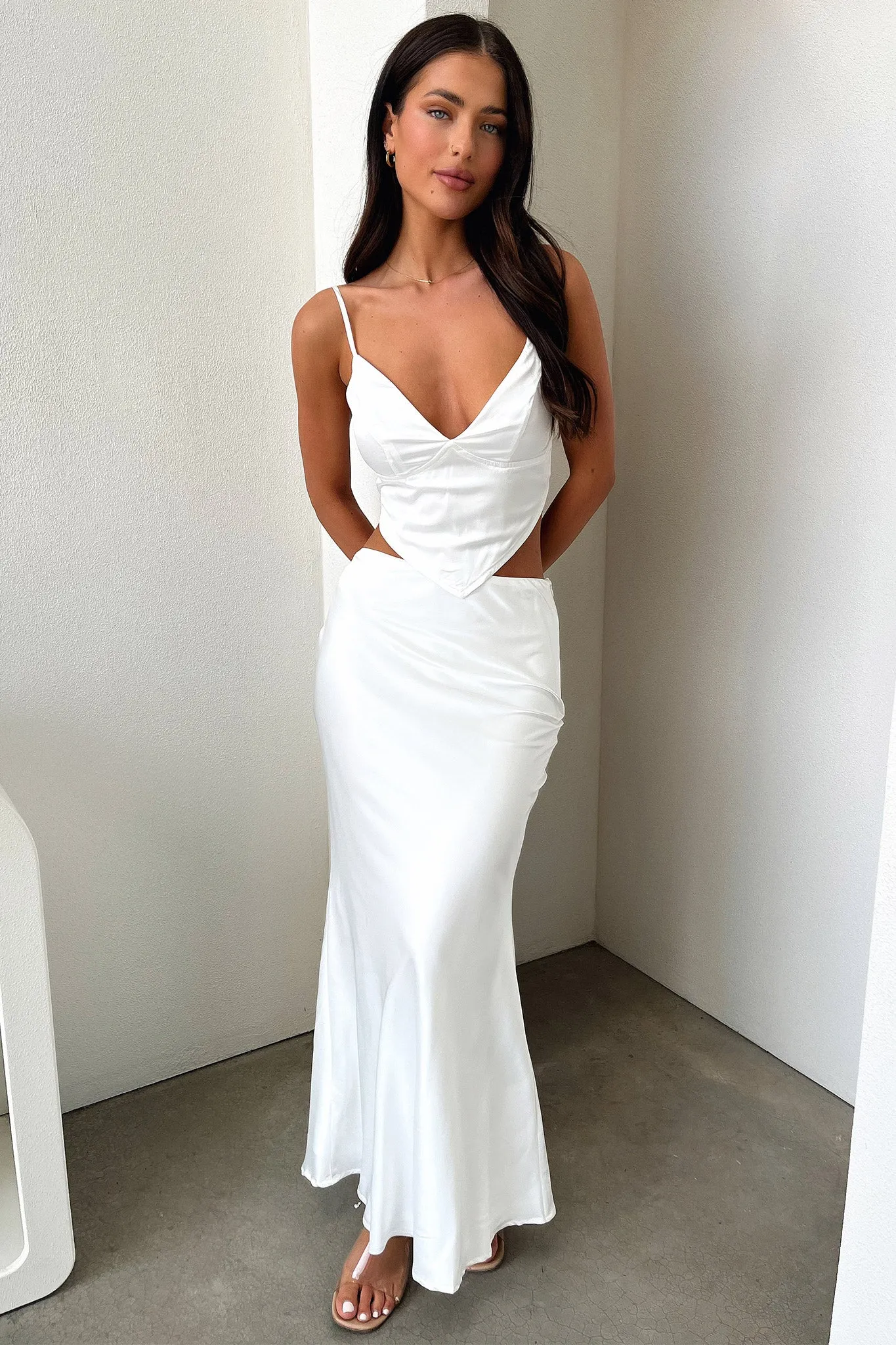 Adira Maxi Skirt - White Classic Mood Pure Vibes