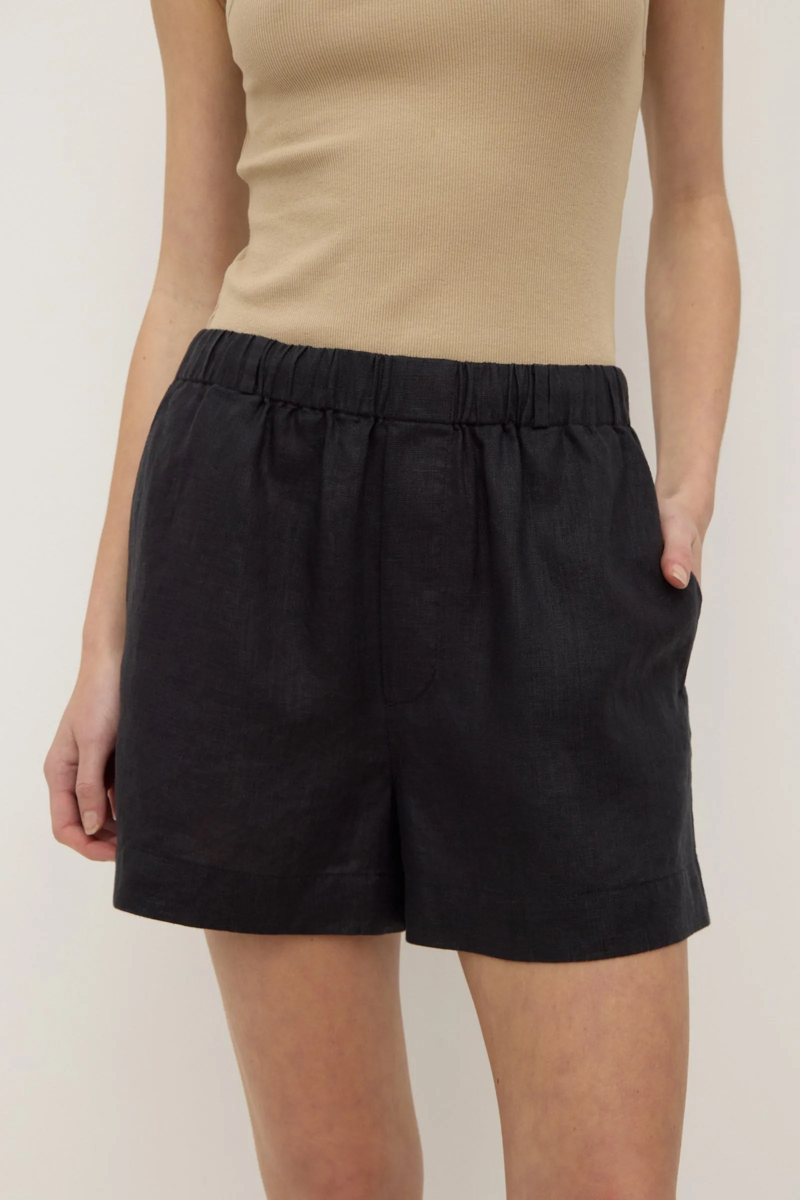 Everyday Linen Short Fit Design