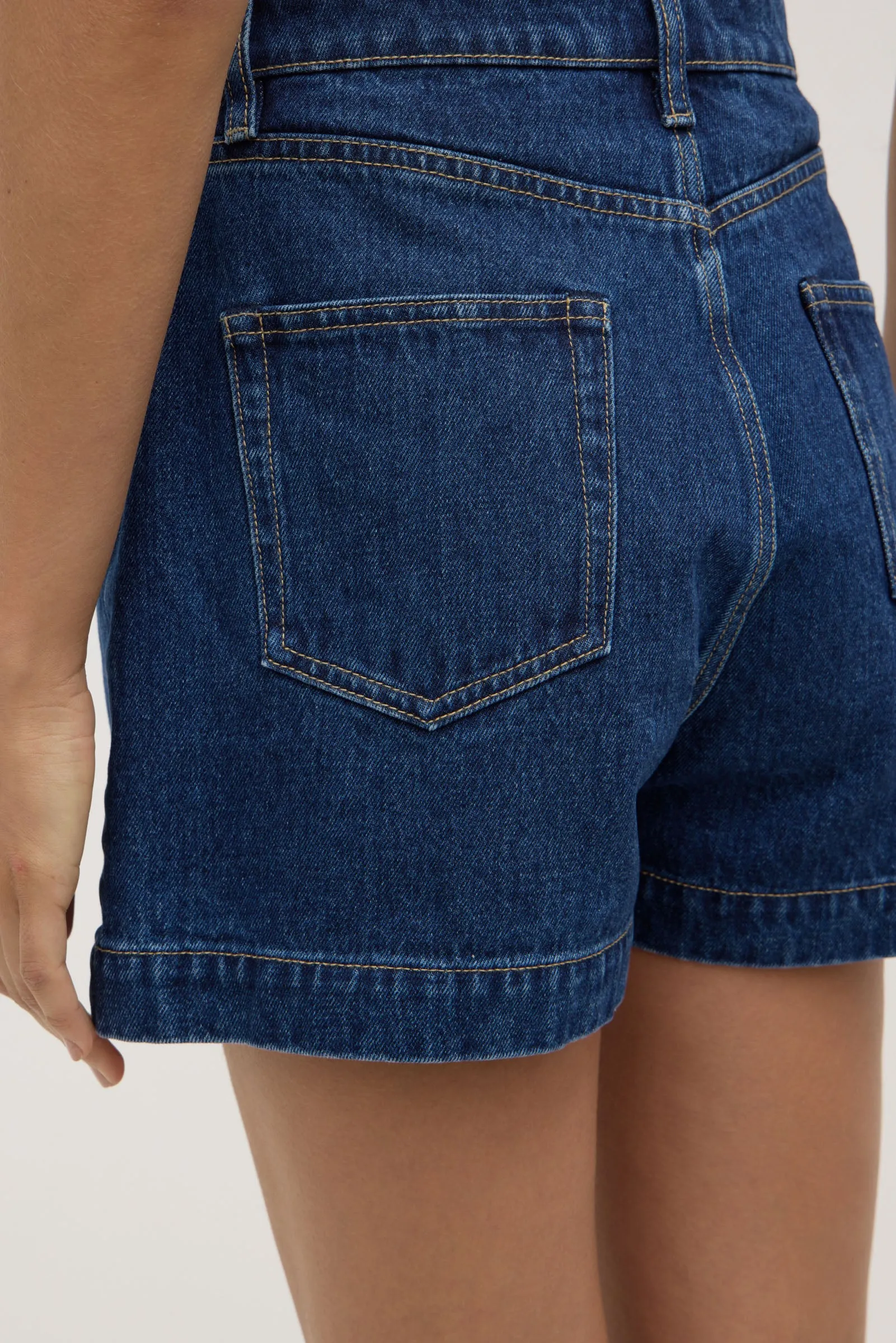 energetic look Boxy Denim Short