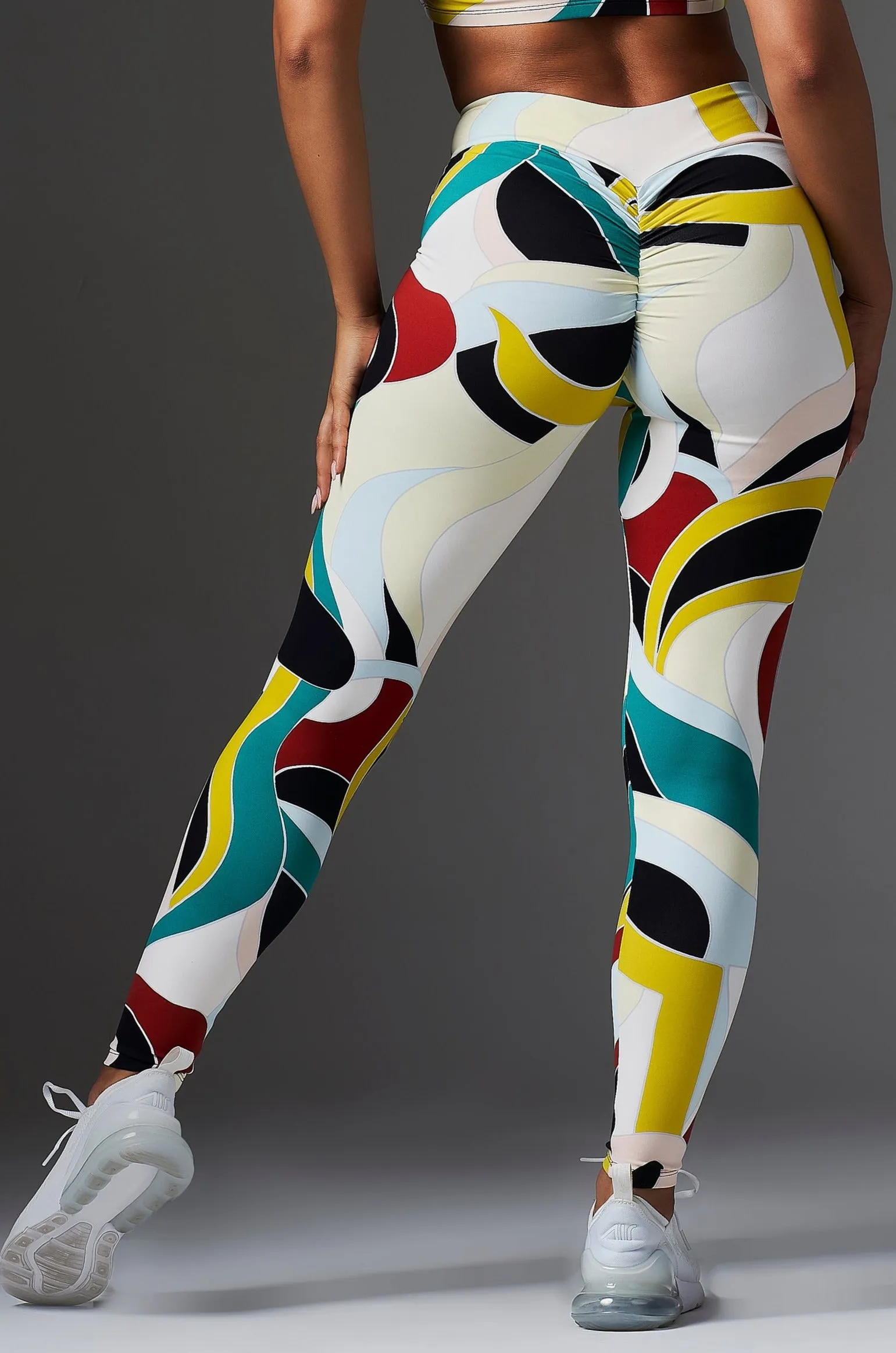 Posh V-Cut Scrunch Legging Camera Glow