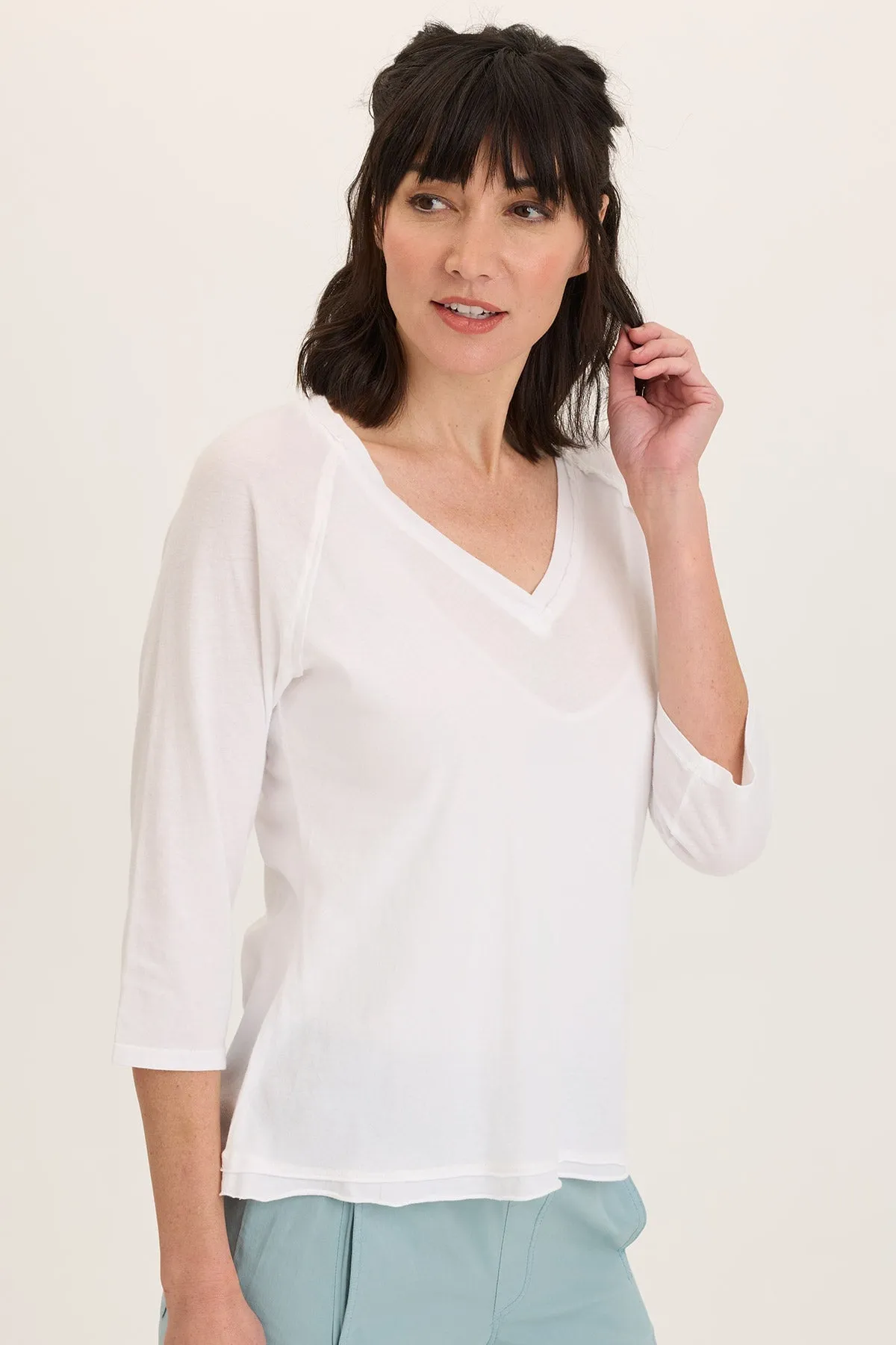 Heart Glow Icon Fit Maven Jersey 3/4-Sleeve V-Neck Tee