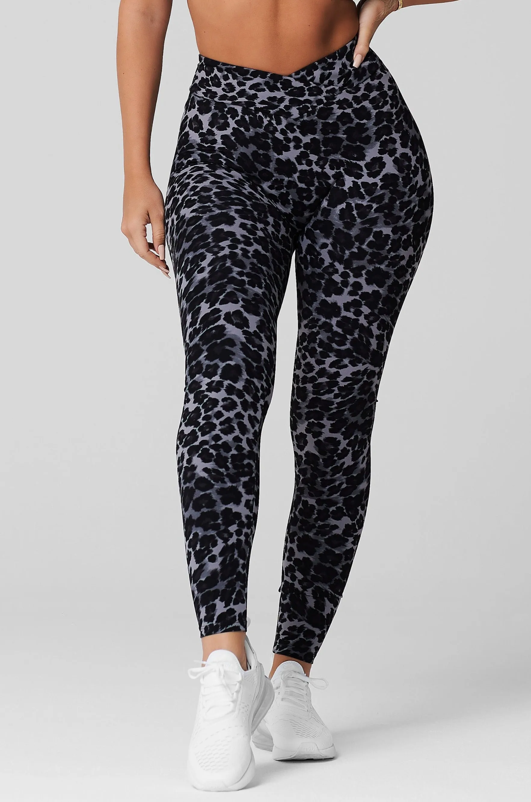 Fierce V-Cut Scrunch Legging NonBindingEdges