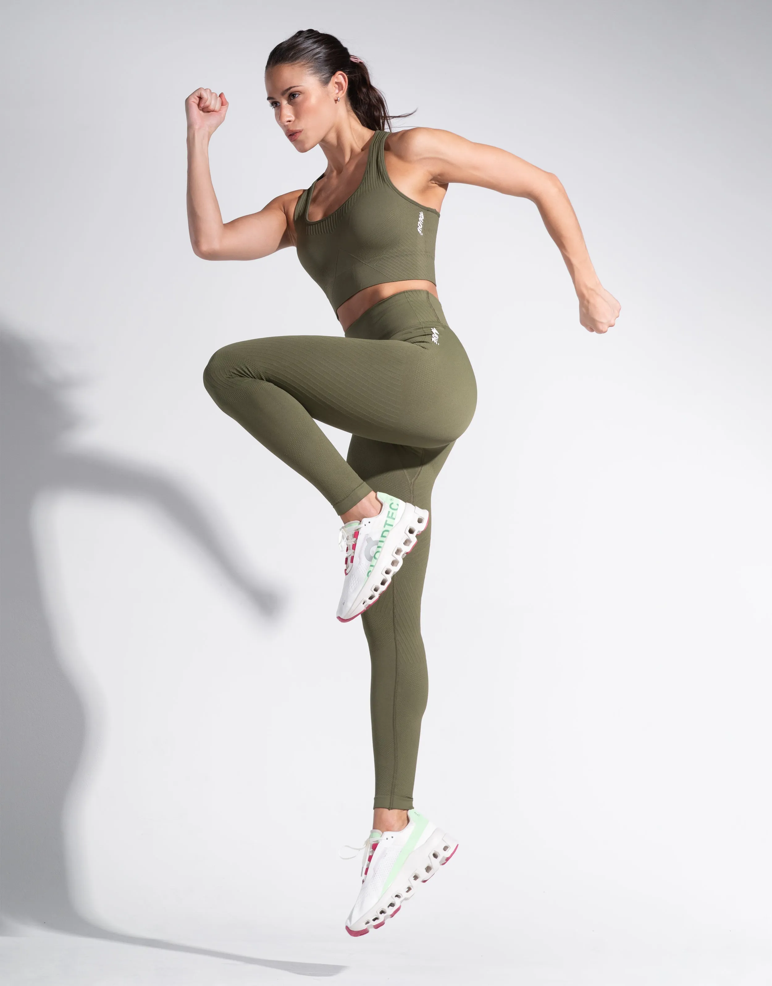 Rush Fit Fade Resistant Budget Friendly ADAPT MILITAR SEAMLESS