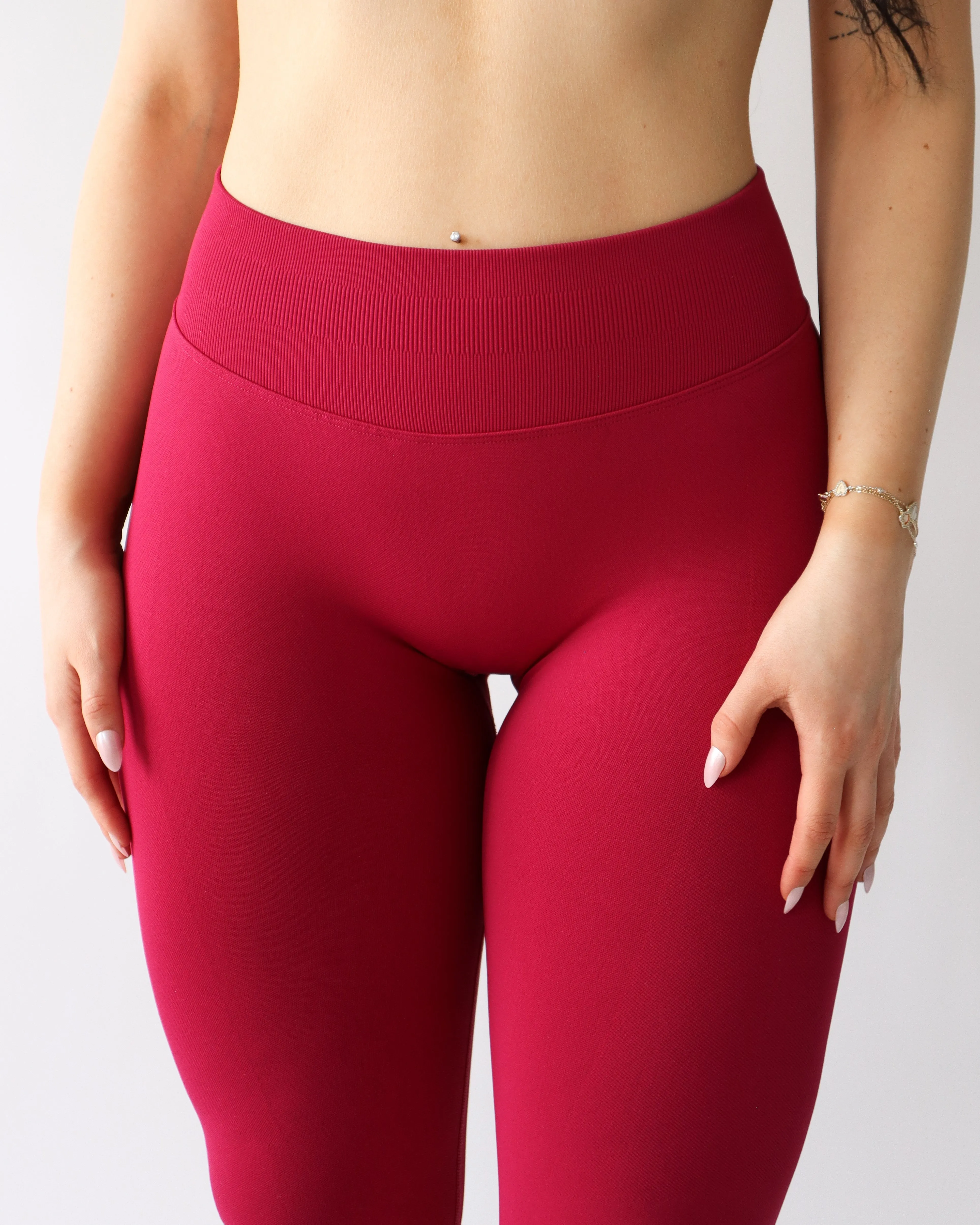 Sweat Resistant Material Ascend Leggings 27" - Pomegranate