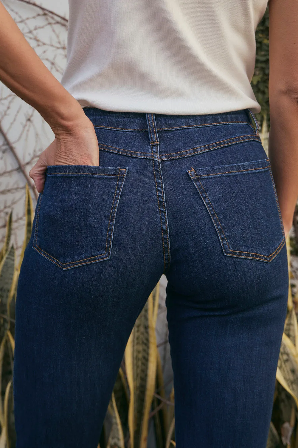 Office Wear Weekend Warrior Trend Setter Reliable Layer Adrift Denim Cropped Straight Leg Jeans in Dark Wash