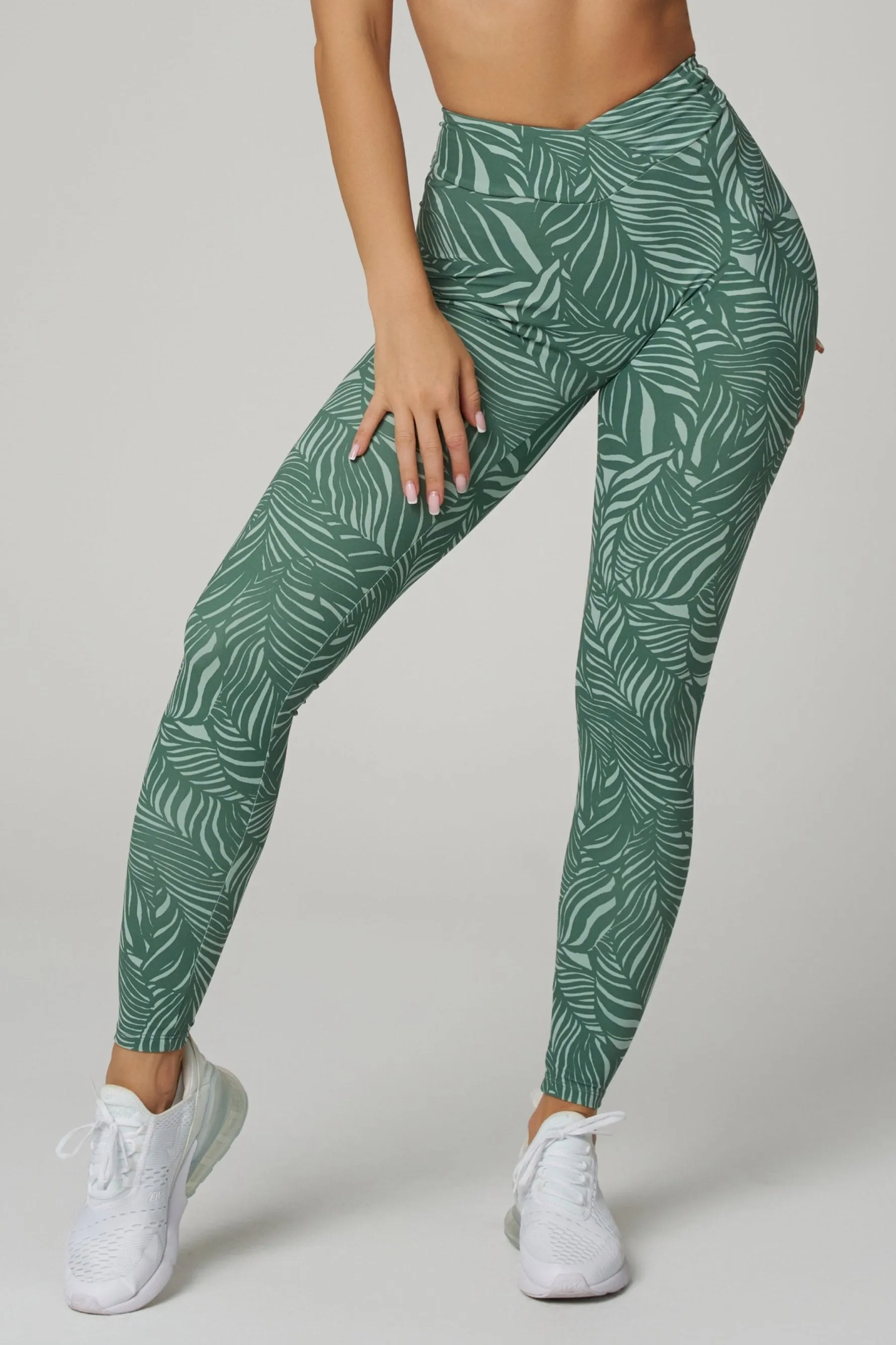 Noble Grace Meta Mood Palms V-Cut Scrunch Legging